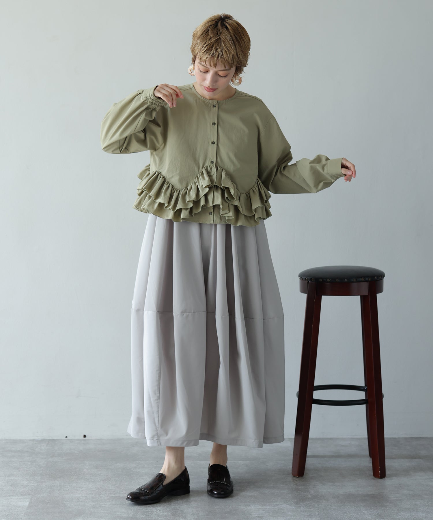 カーキ model:H160