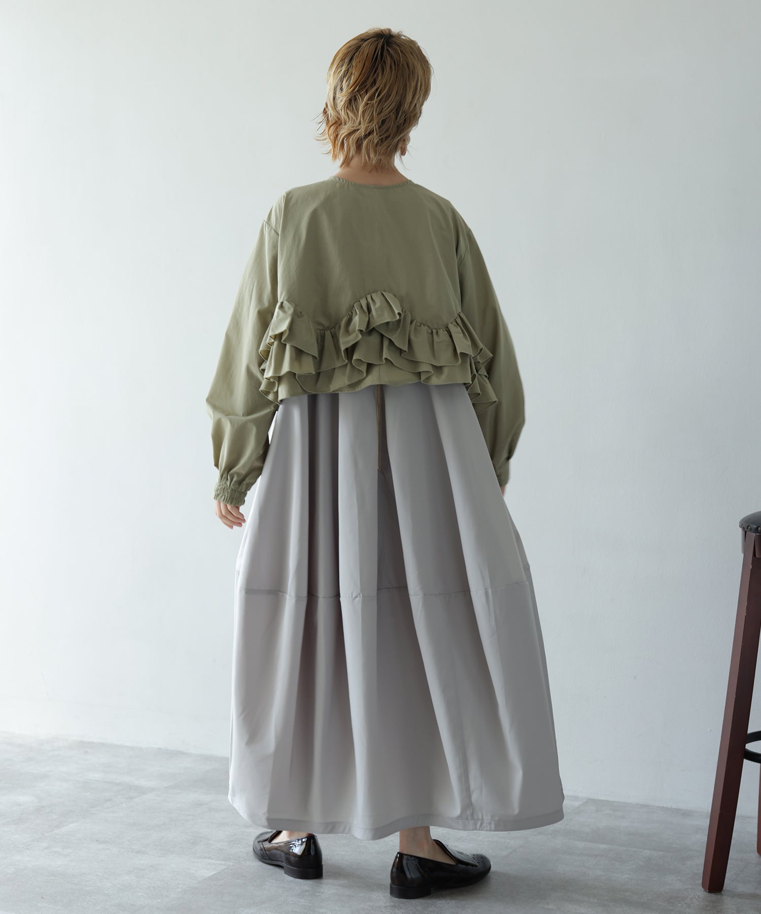 カーキ model:H160