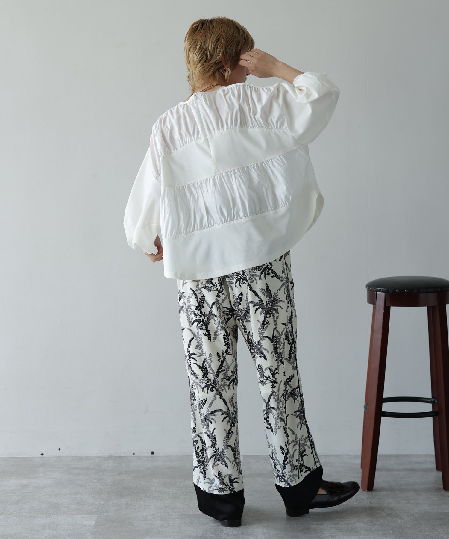 オフホワイト model:H160