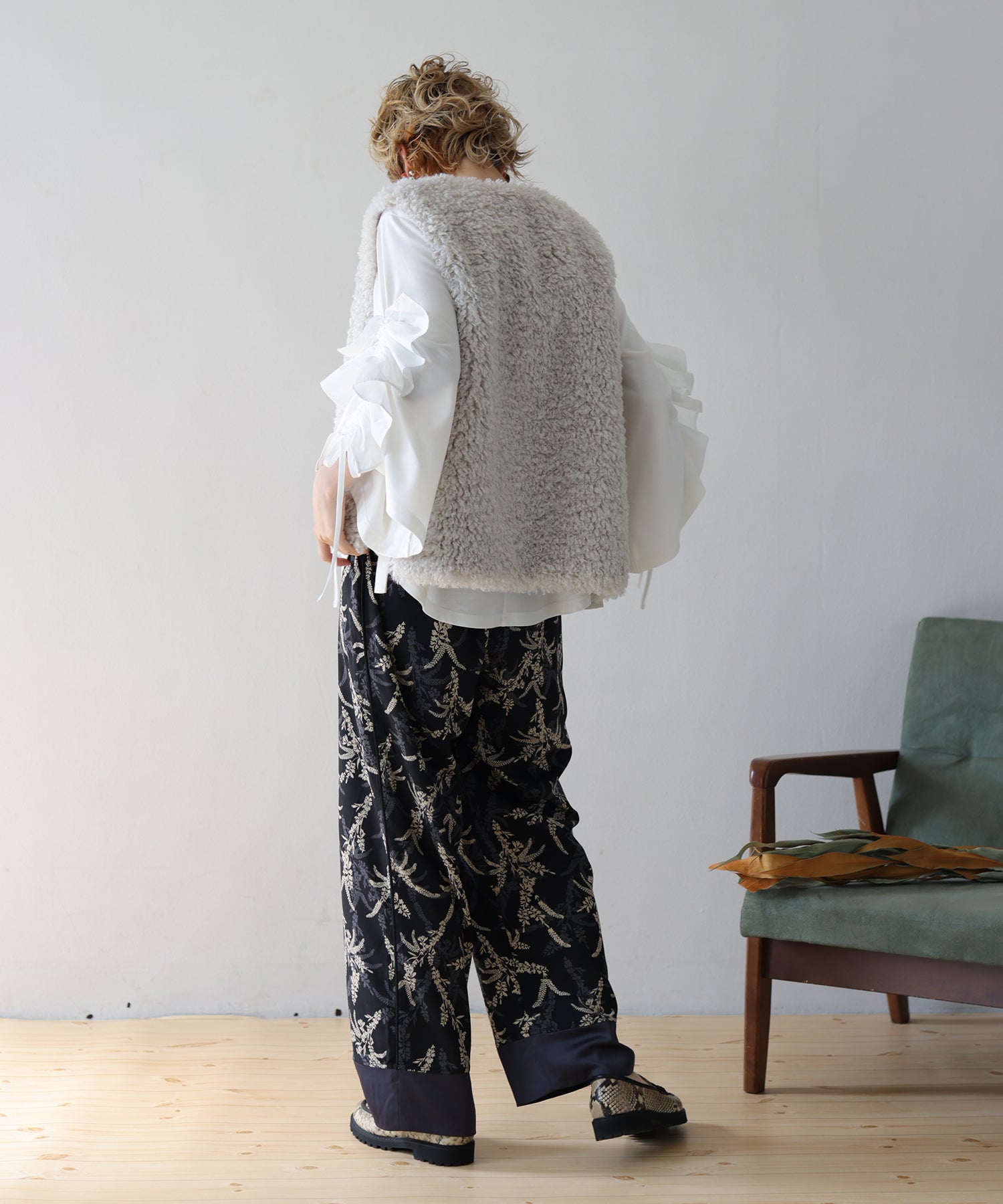 オフホワイト model:H160