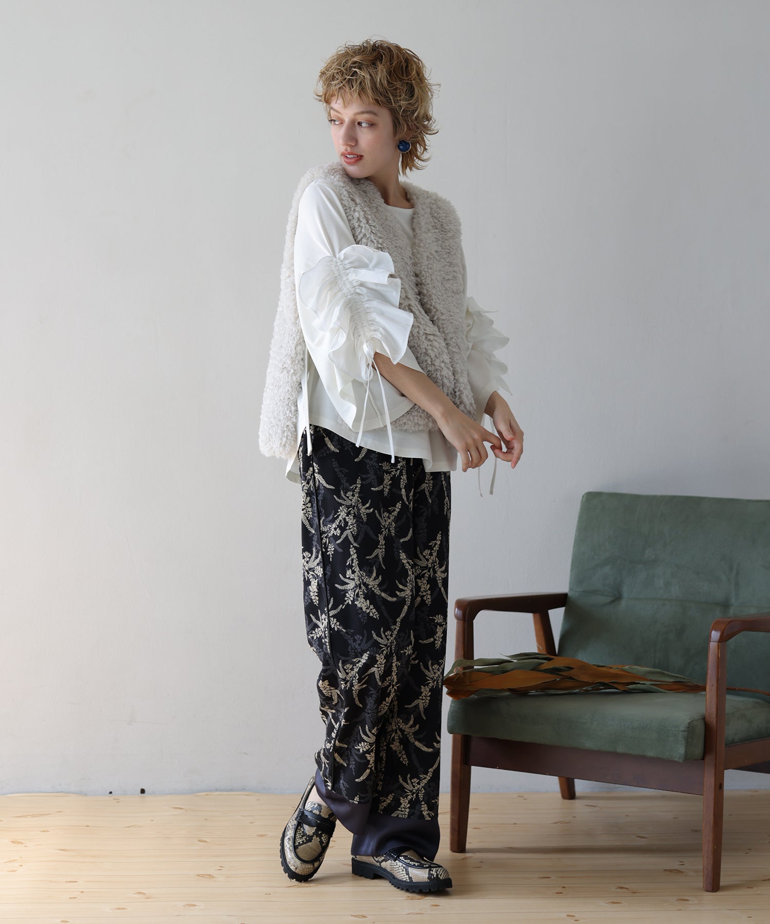 オフホワイト model:H160