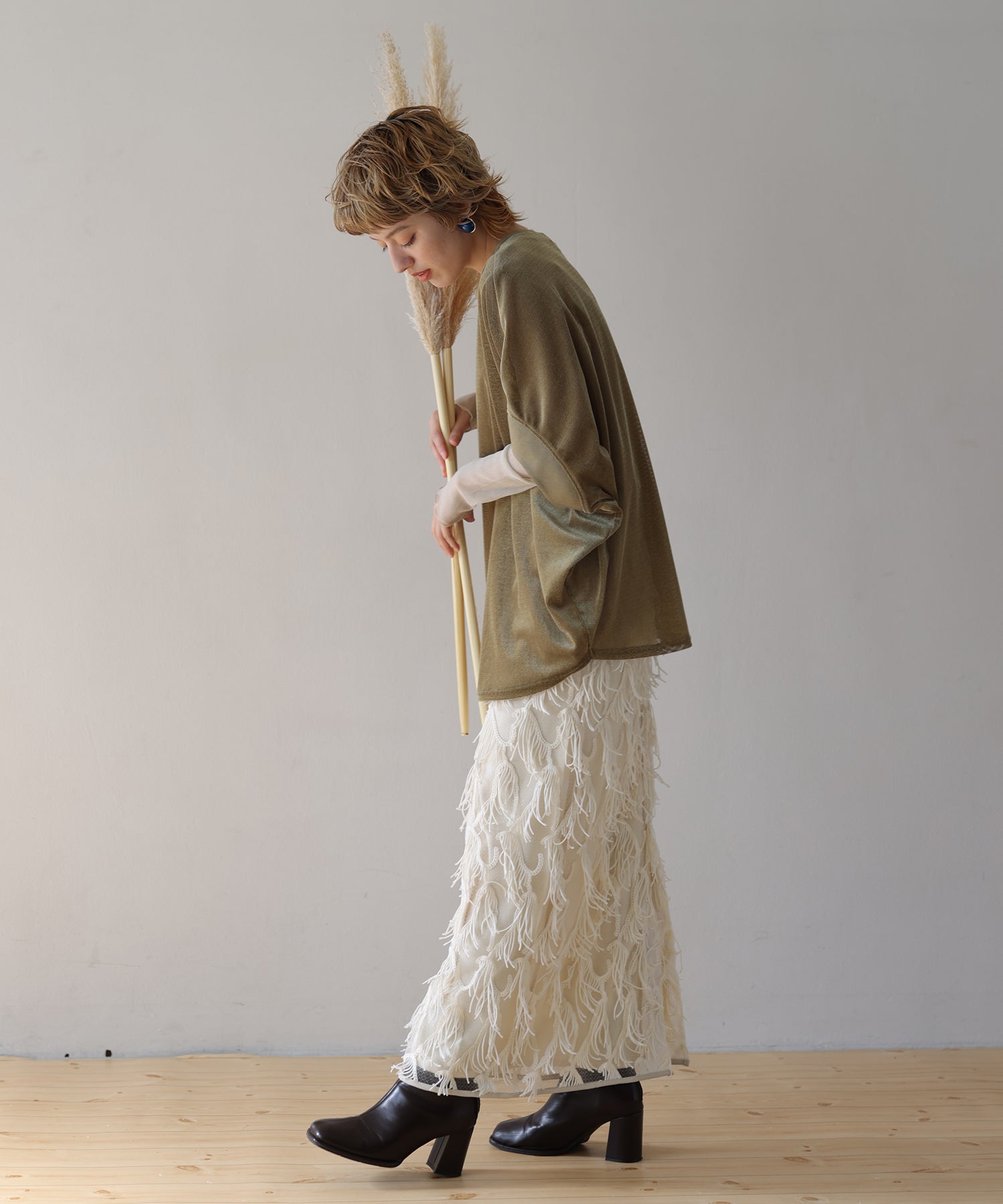 カーキ model:H160