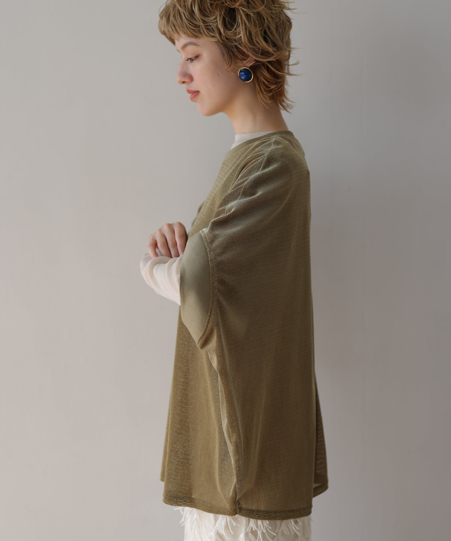 カーキ model:H160