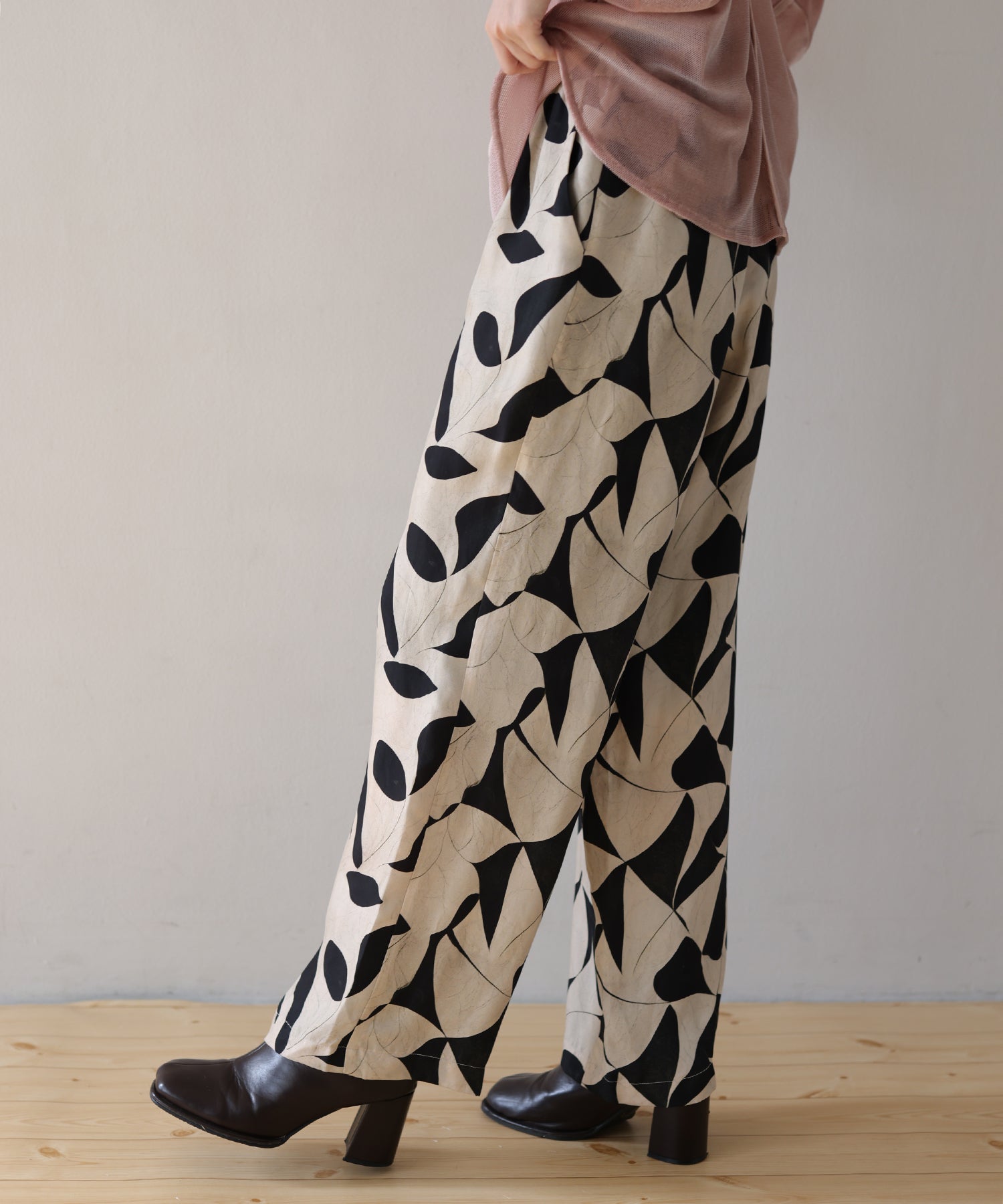 ベージュ×ブラック model:H160