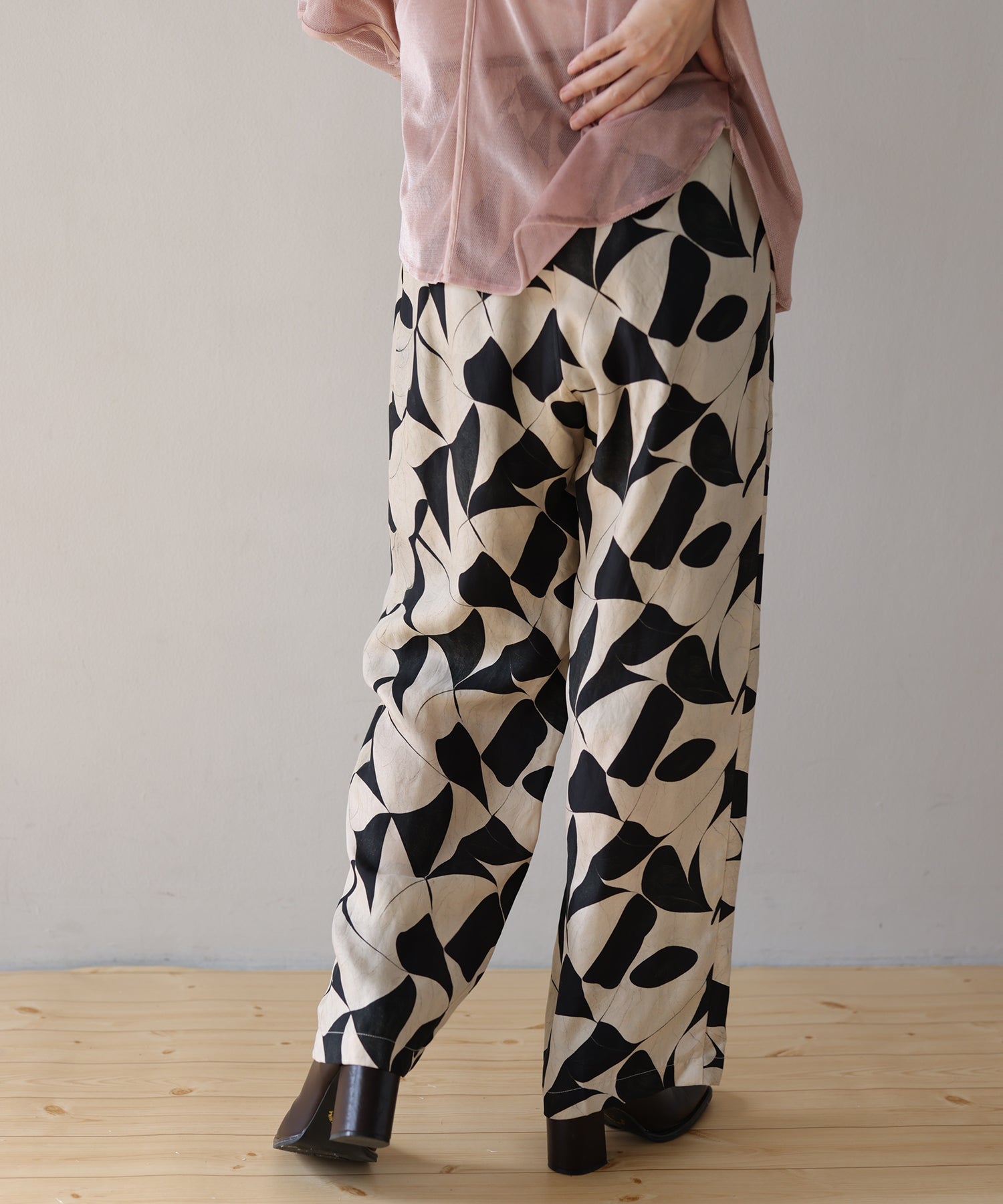 ベージュ×ブラック model:H160