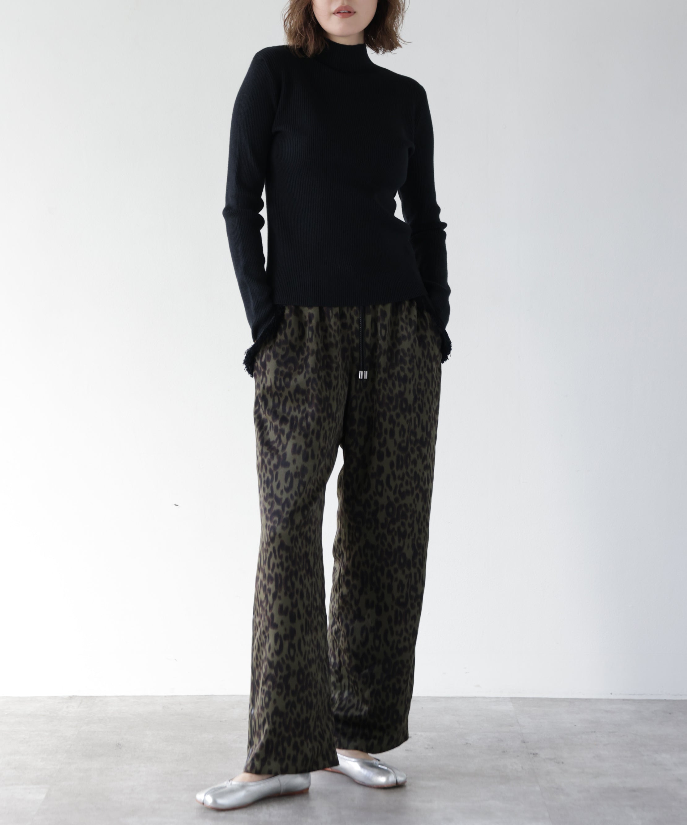 ブラック model:H167