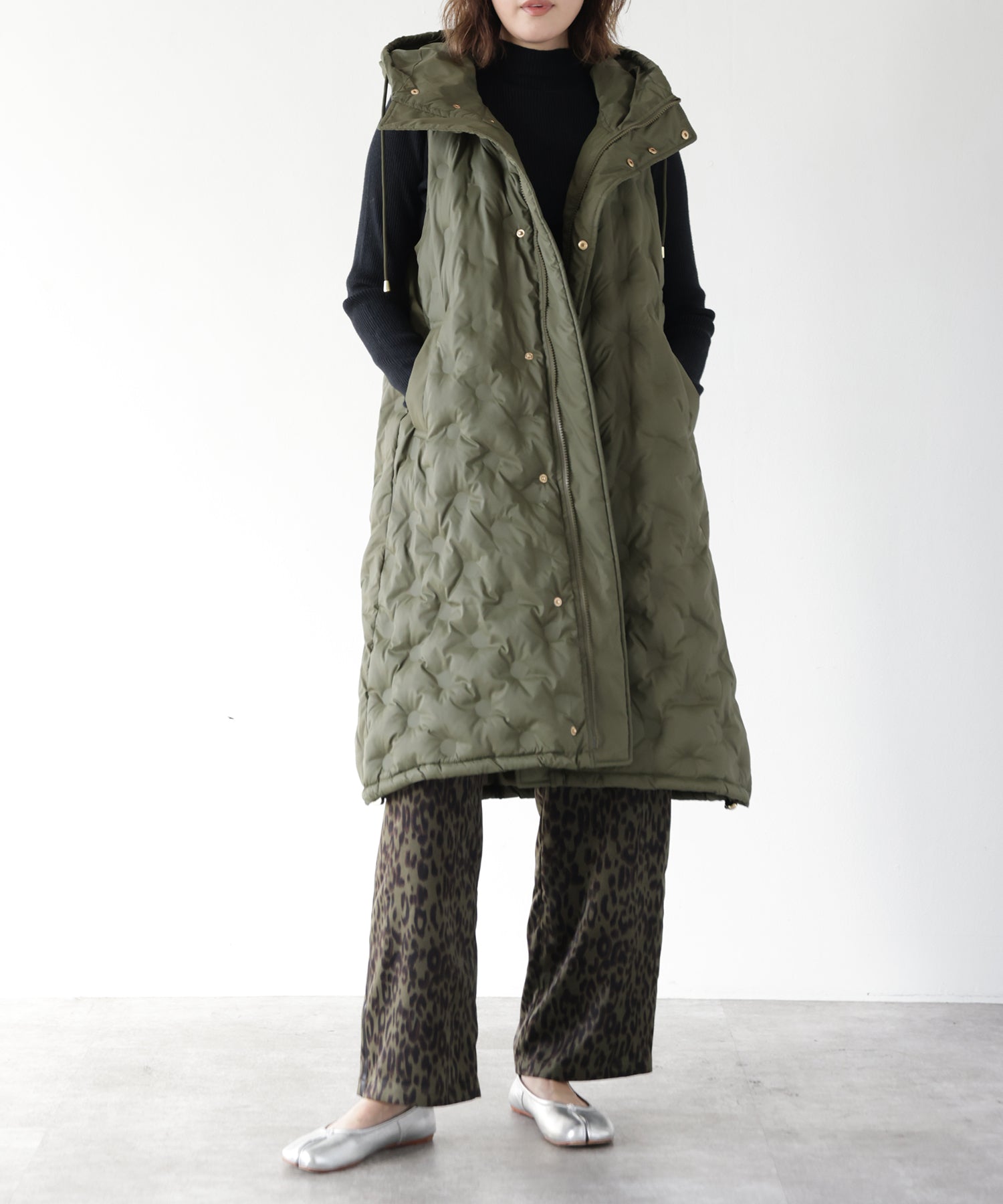 カーキ model:H167