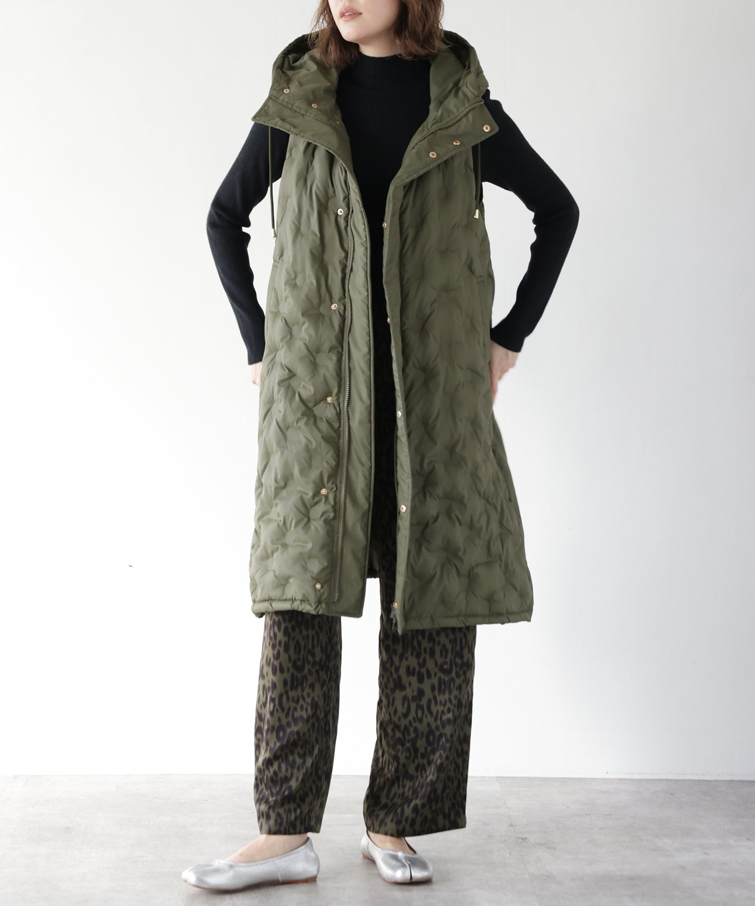 カーキ model:H167