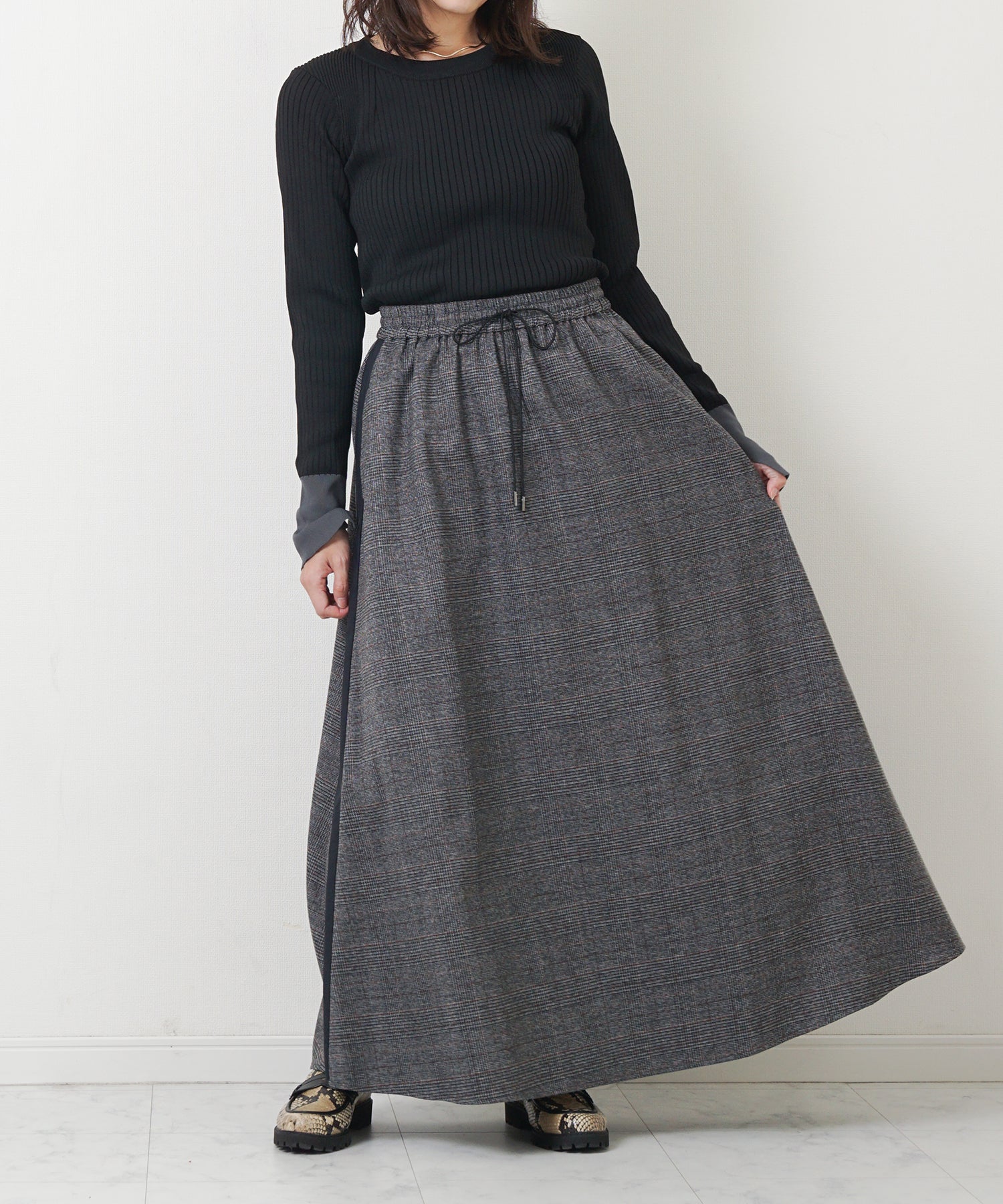 チャコール model:H160