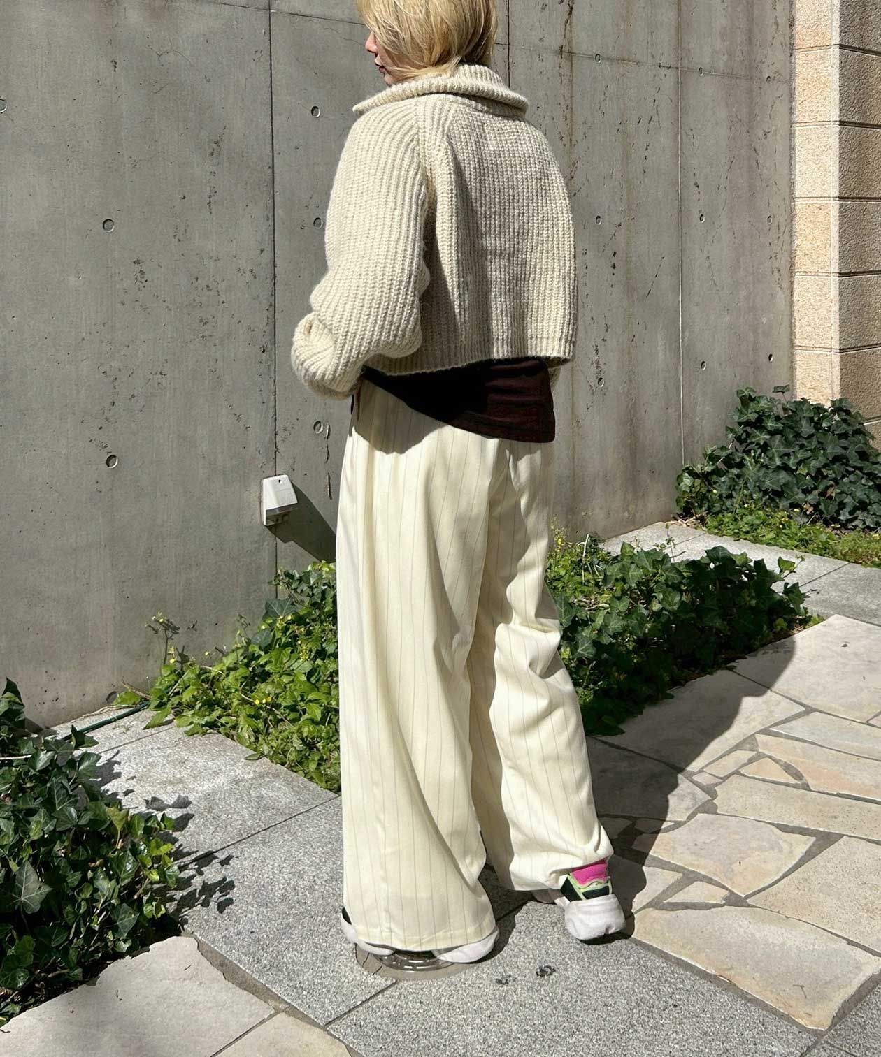 オフホワイト staff:H157