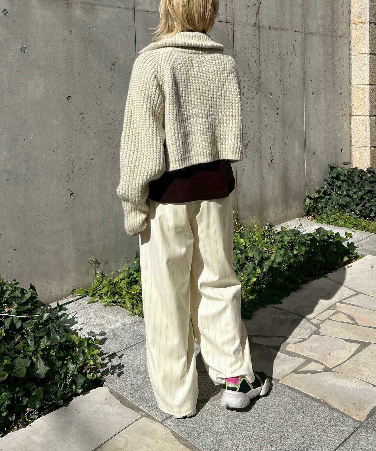 オフホワイト staff:H157