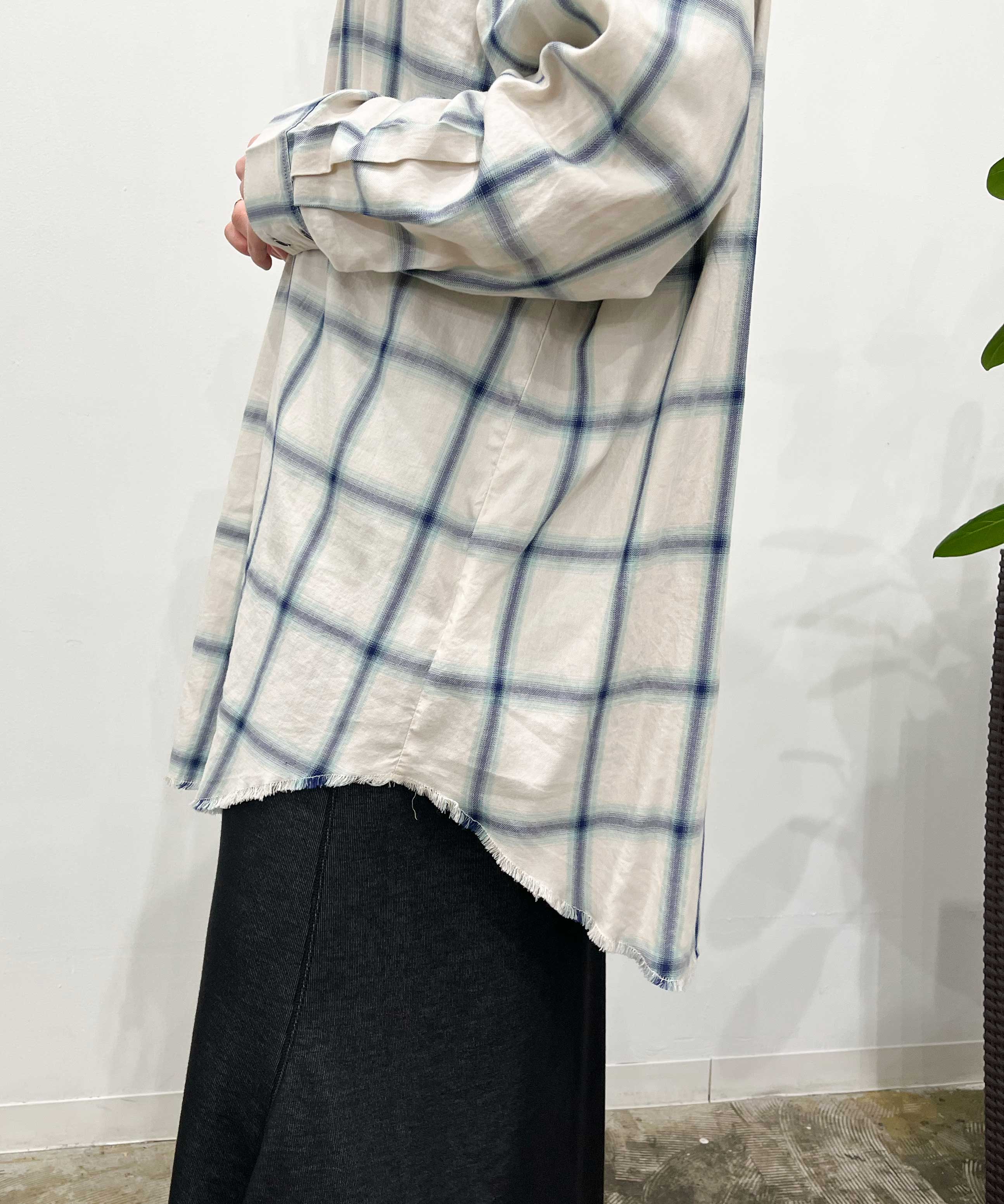 オフホワイト staff:H161