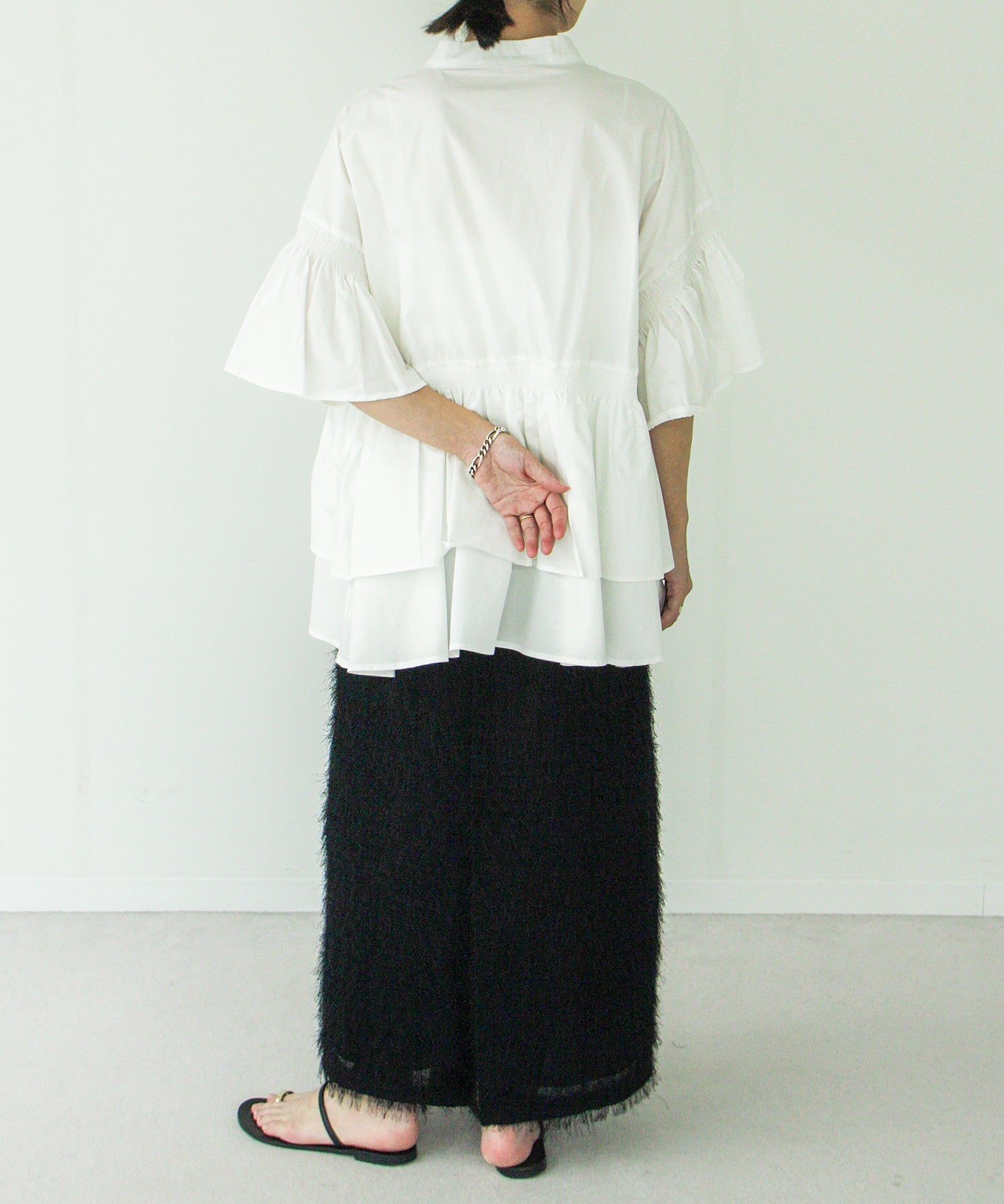 オフホワイト staff:H155
