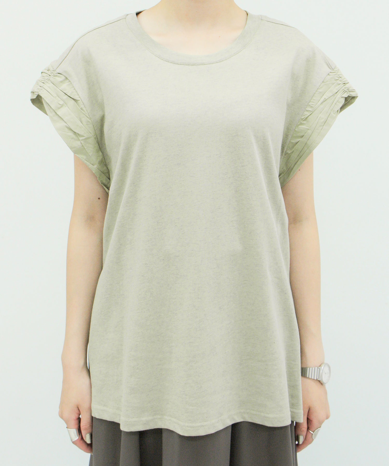 カーキ staff:H161