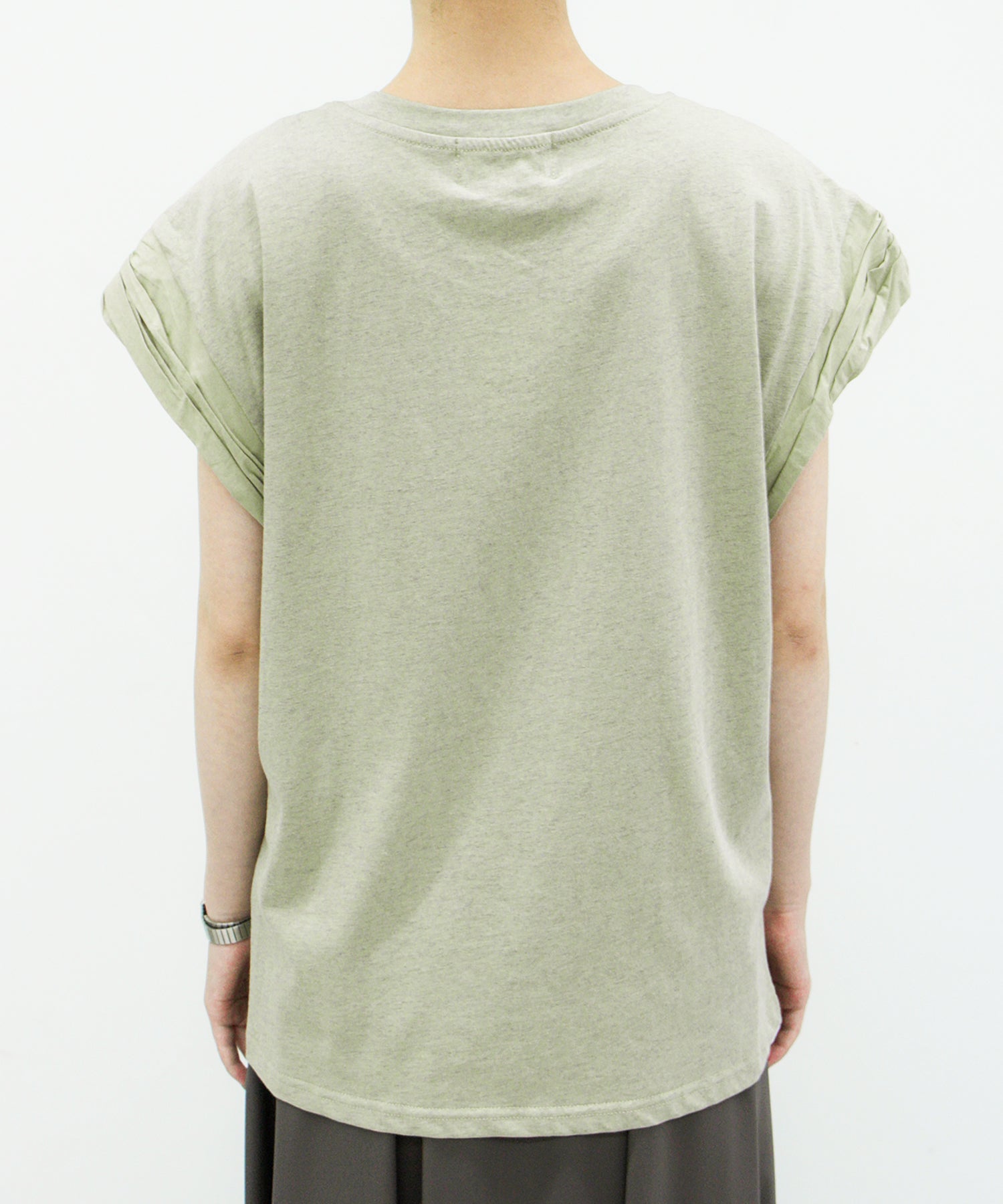 カーキ staff:H161