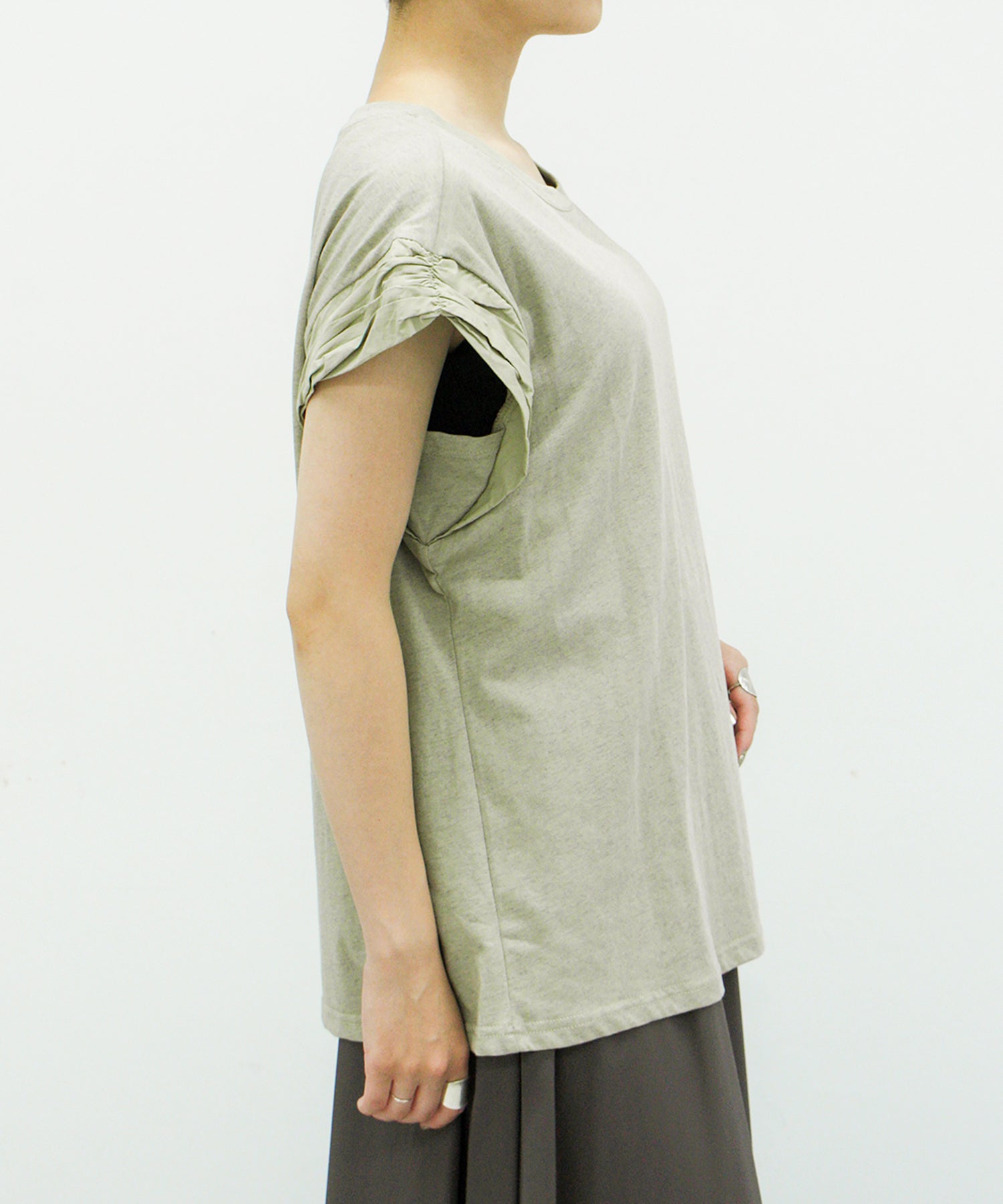 カーキ staff:H161