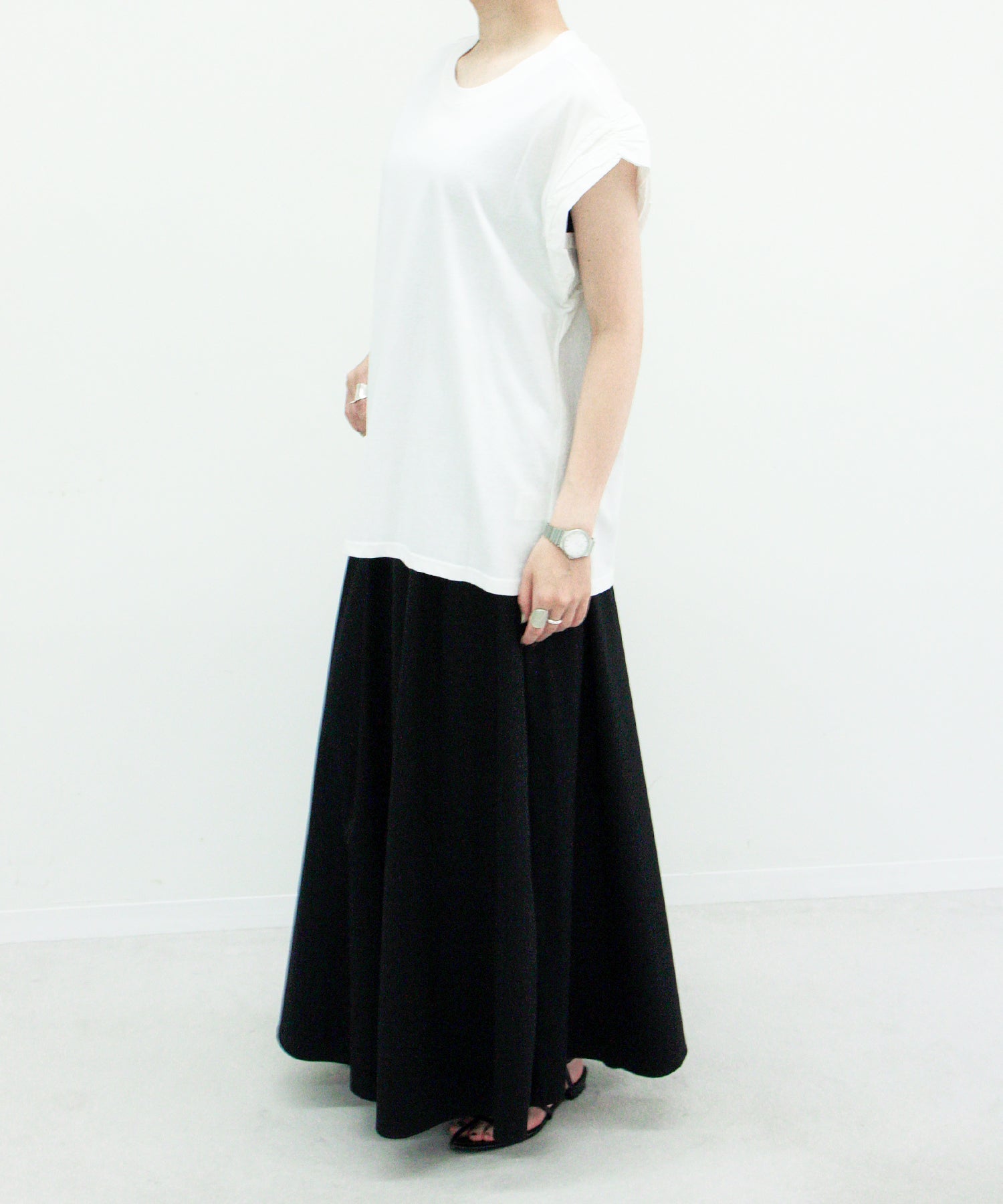 オフホワイト staff:H161