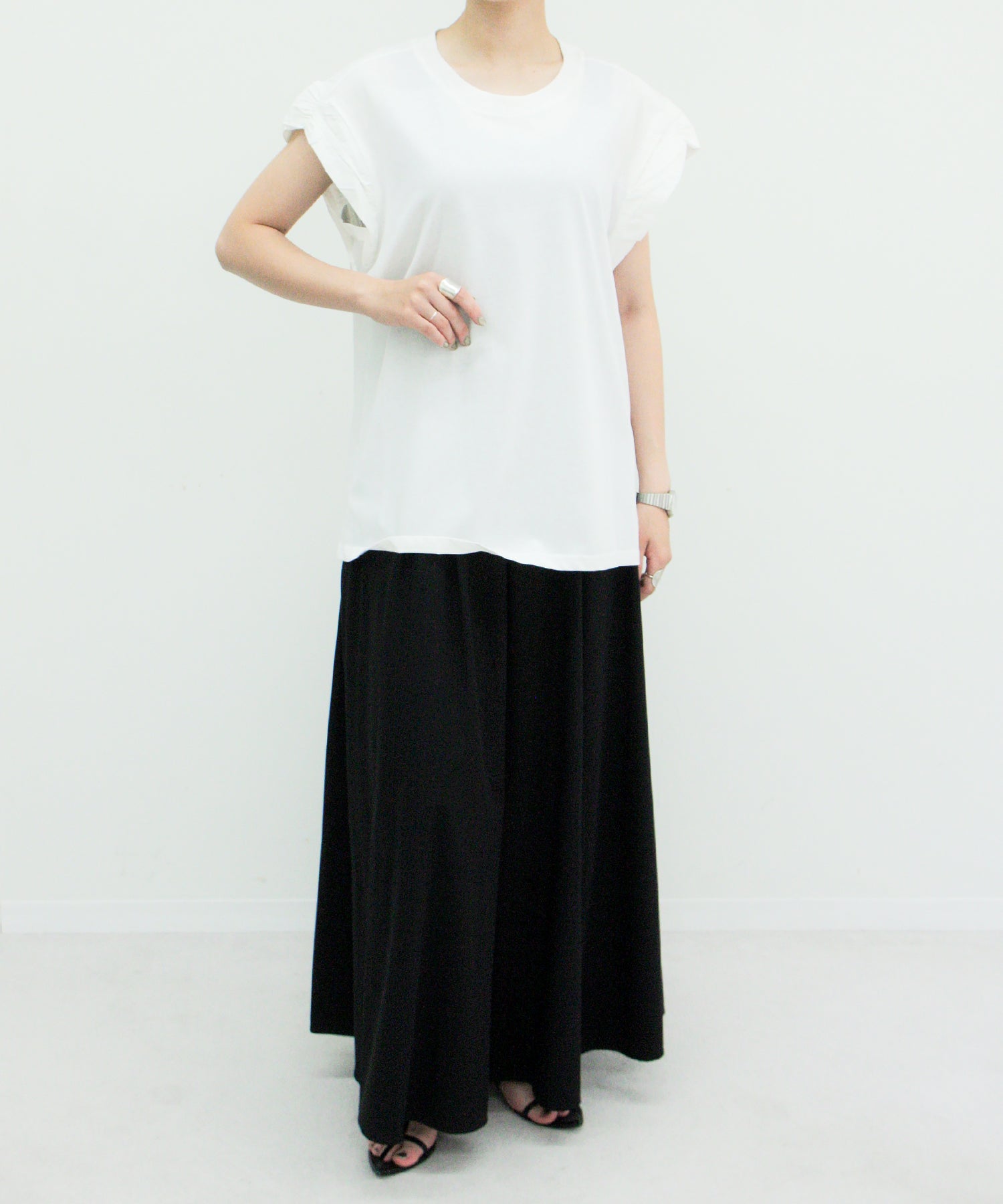 オフホワイト staff:H161