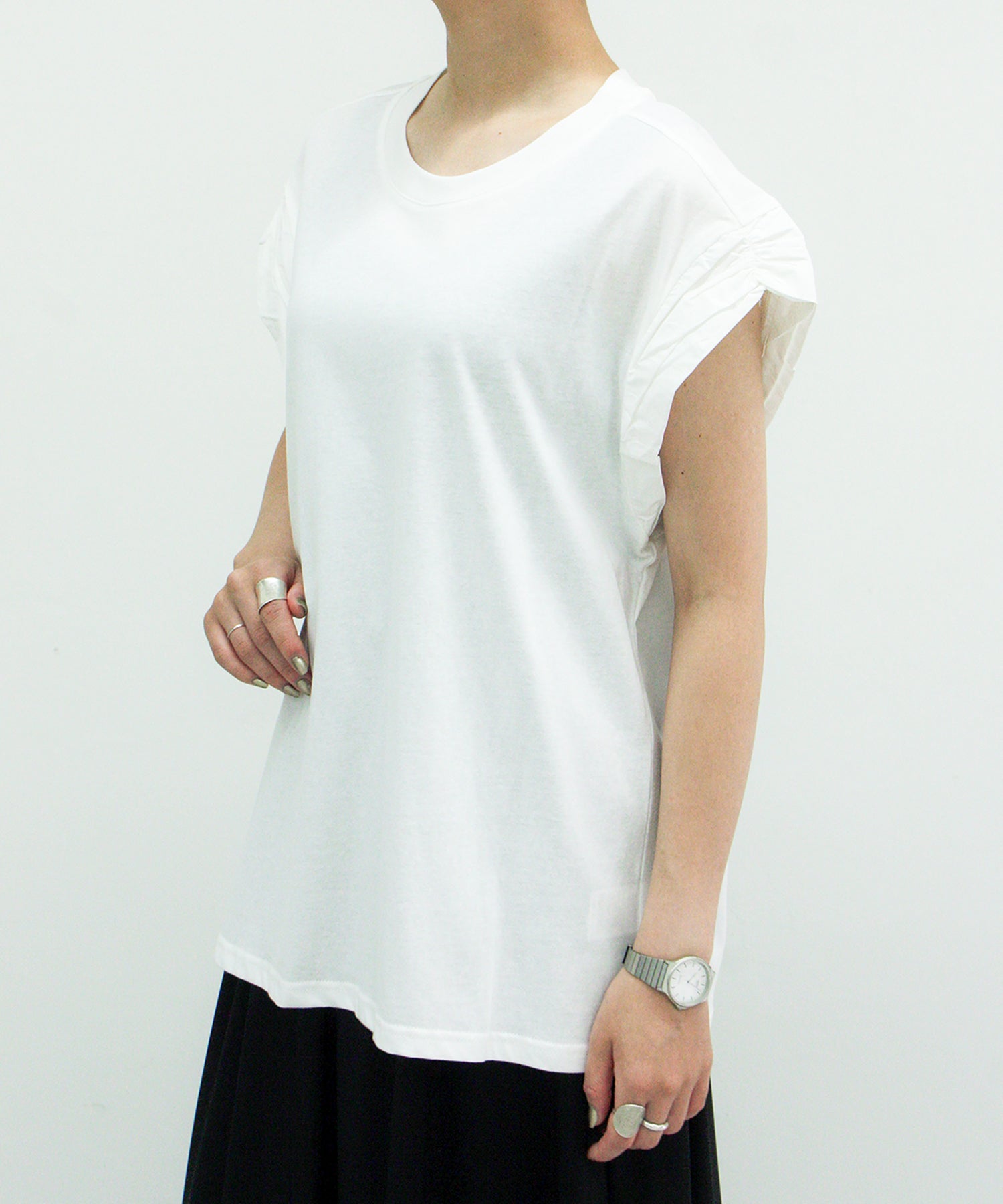 オフホワイト staff:H161