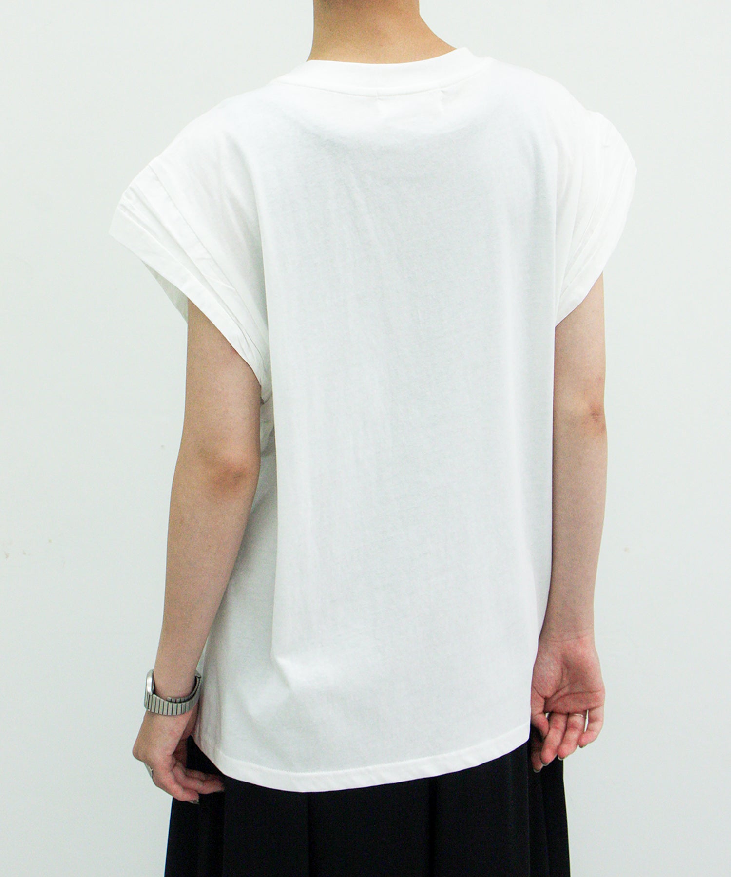 オフホワイト staff:H161