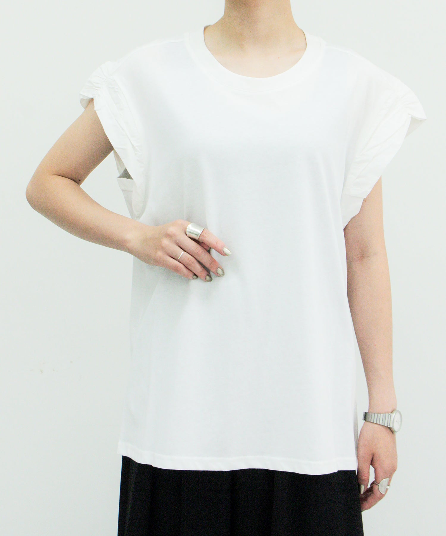 オフホワイト staff:H161