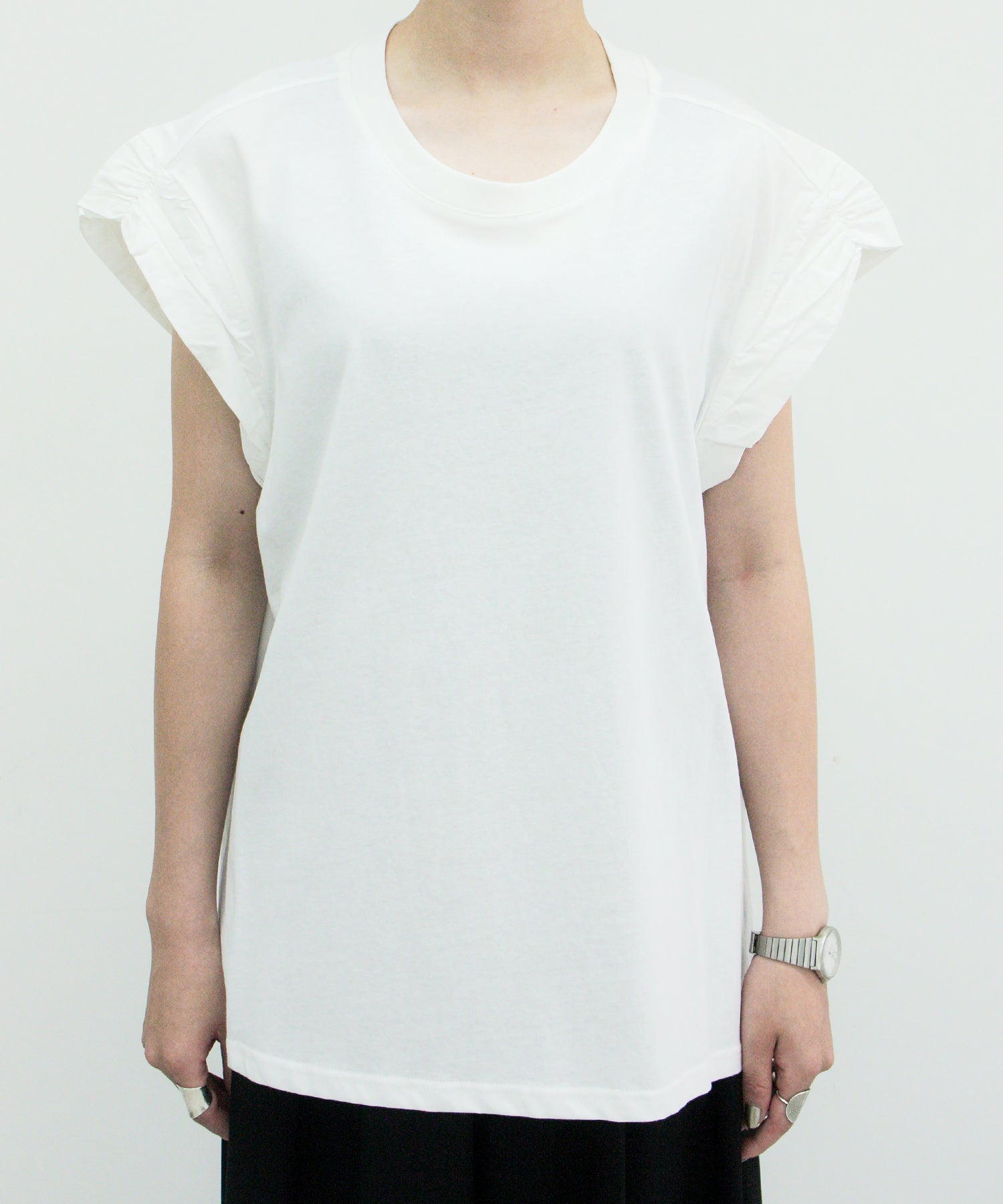 オフホワイト staff:H161