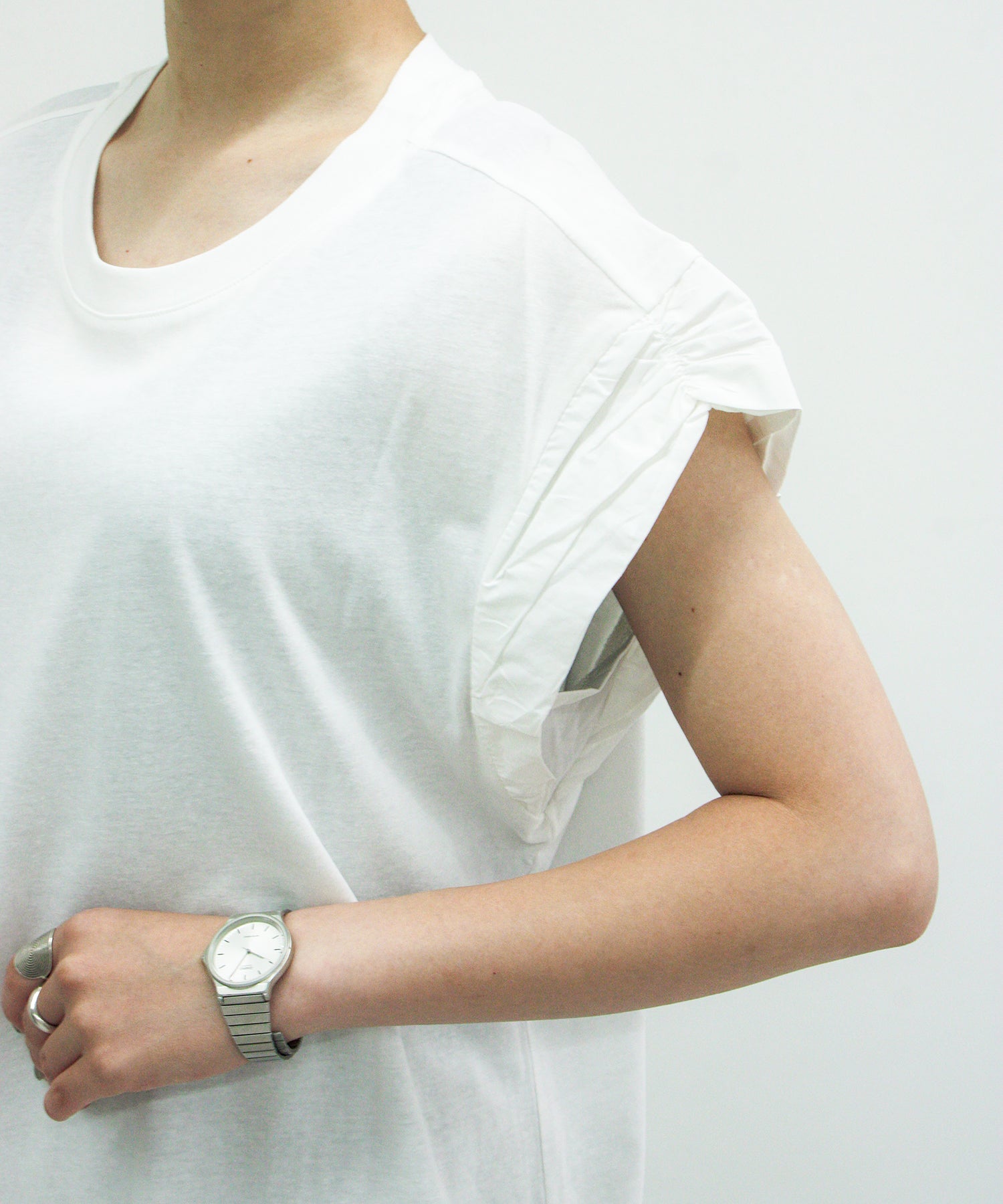 オフホワイト staff:H161