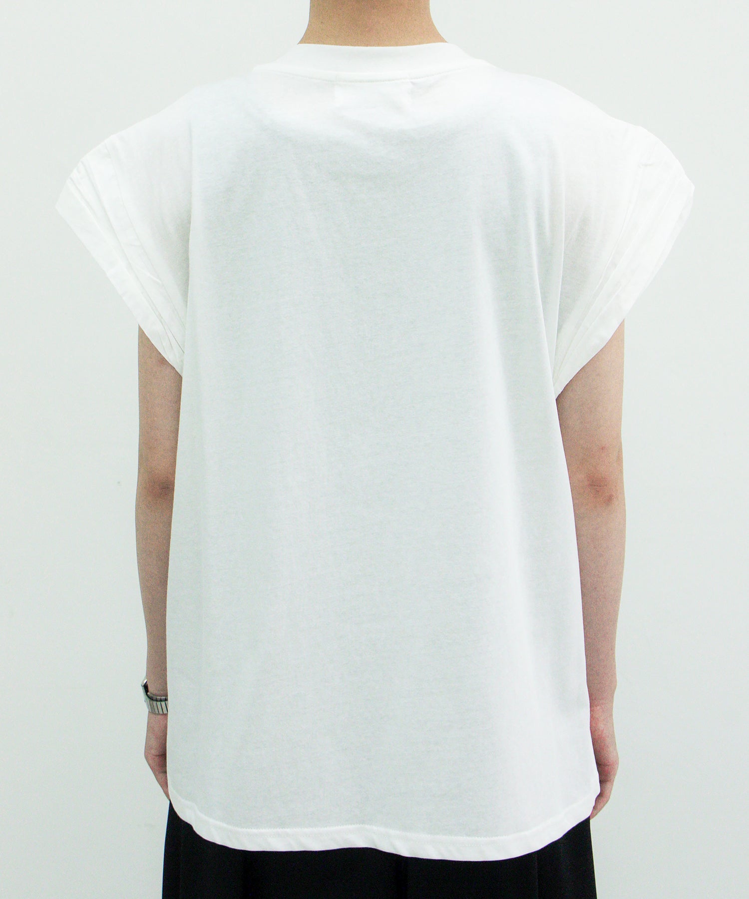 オフホワイト staff:H161