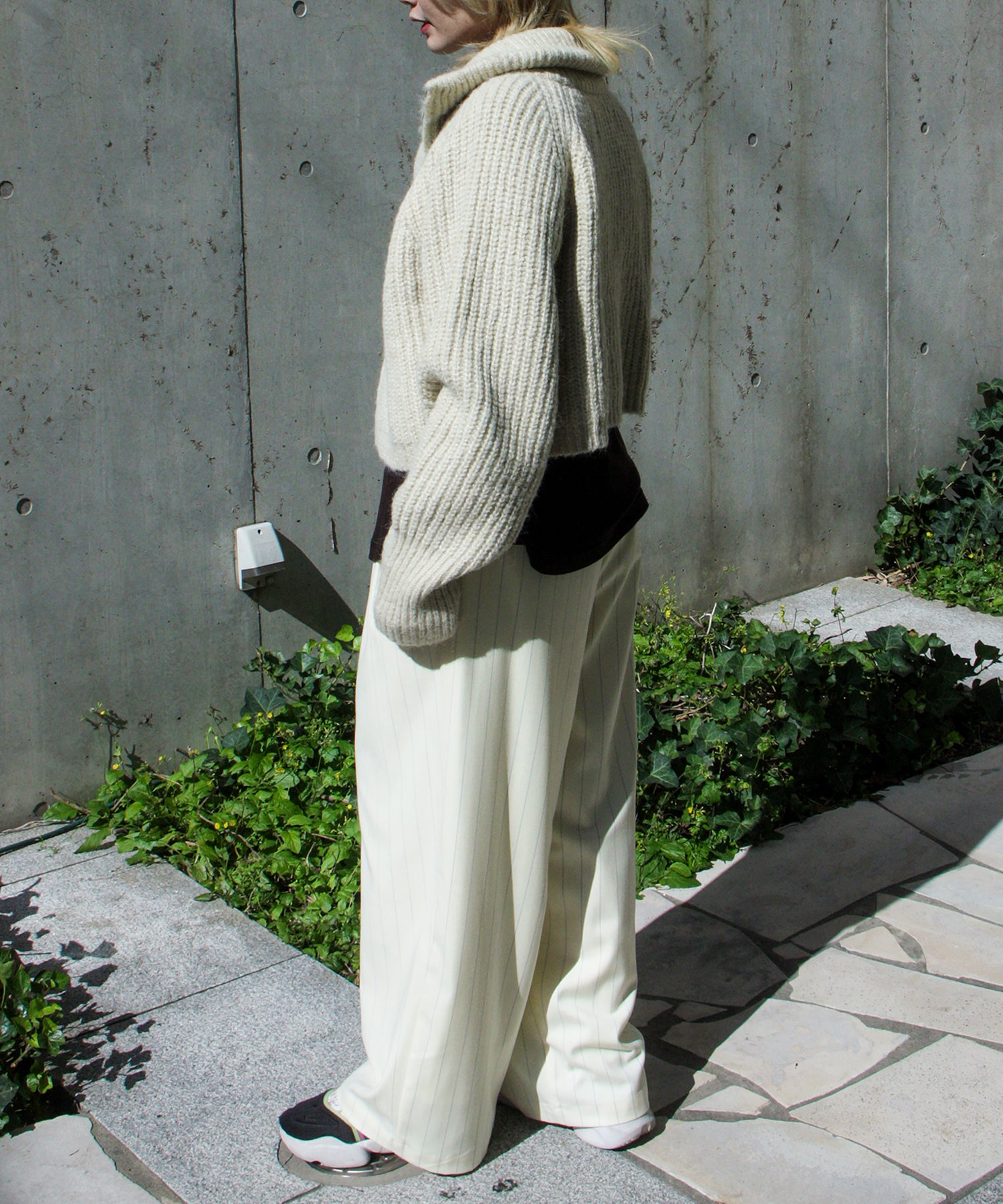 オフホワイト staff:H157