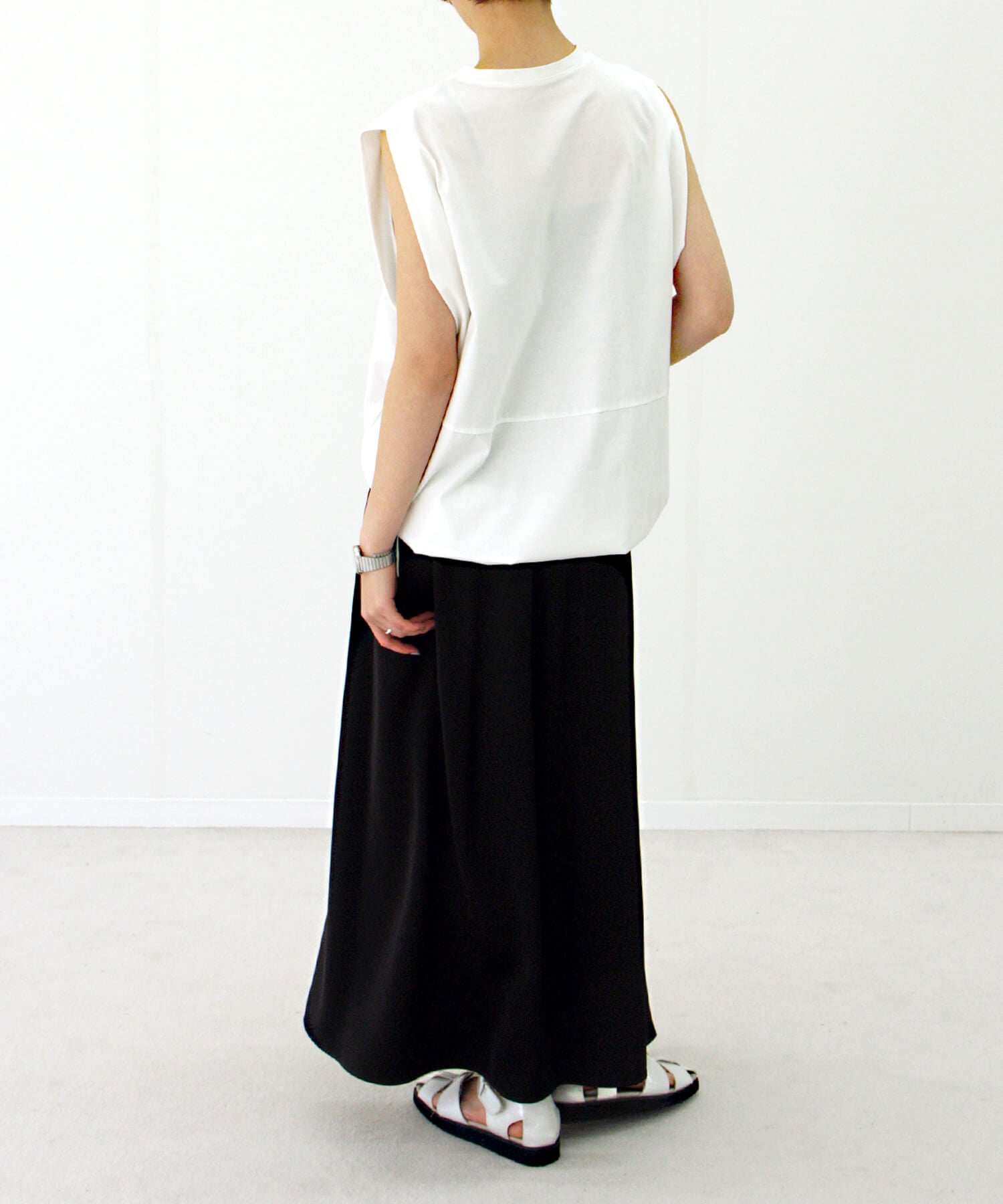 オフホワイト model:H161 着用サイズ:フリー