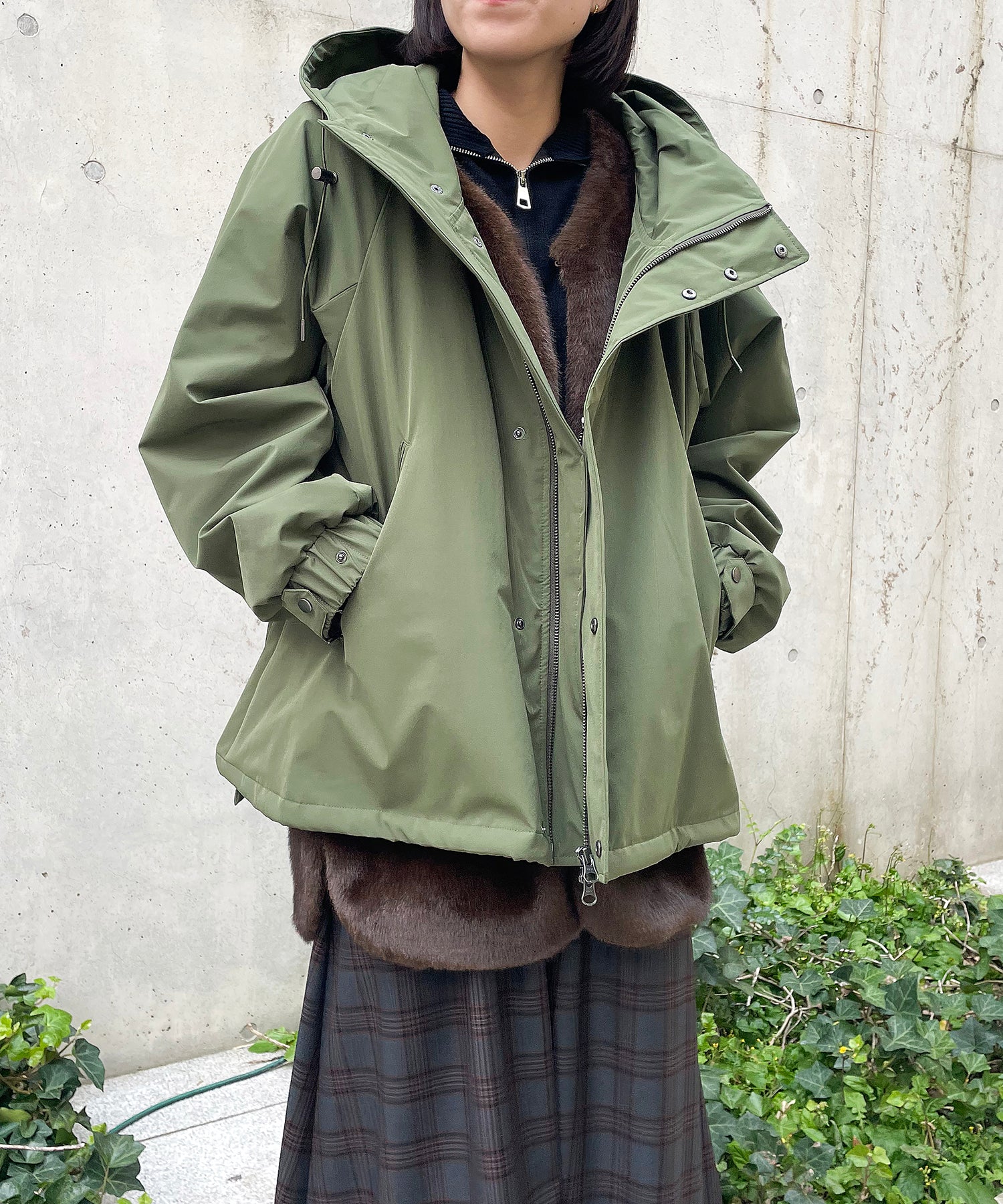 カーキ staff:H155