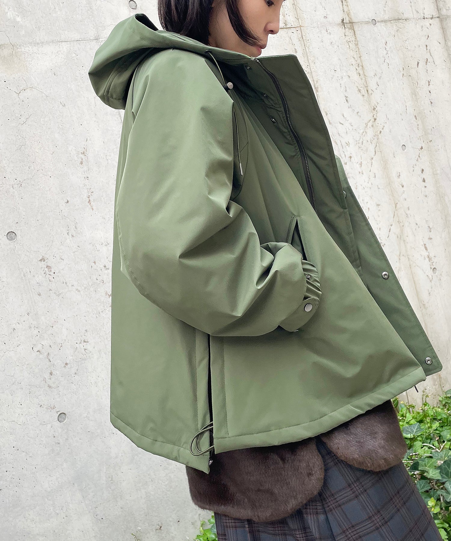 カーキ staff:H155