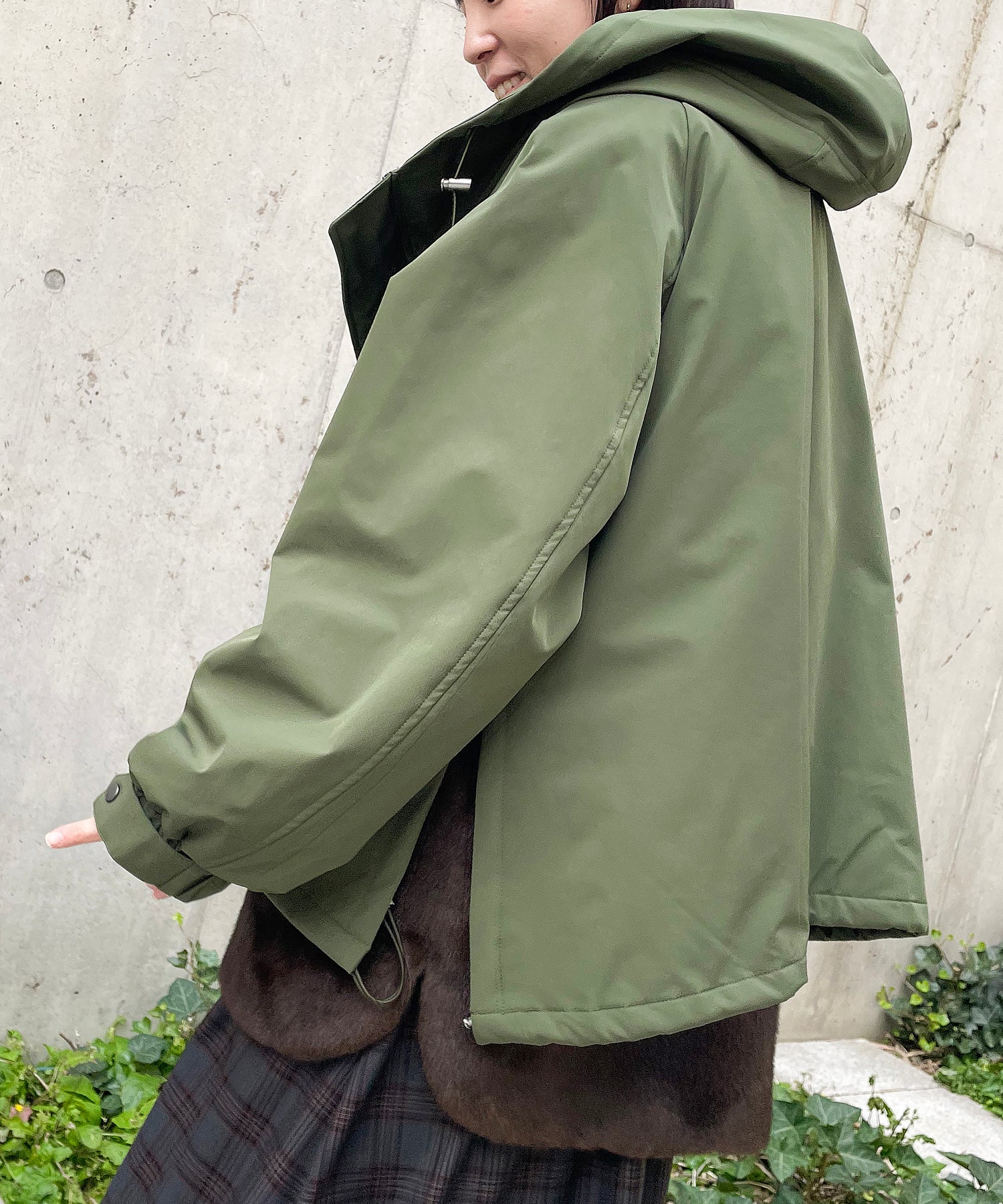 カーキ staff:H155