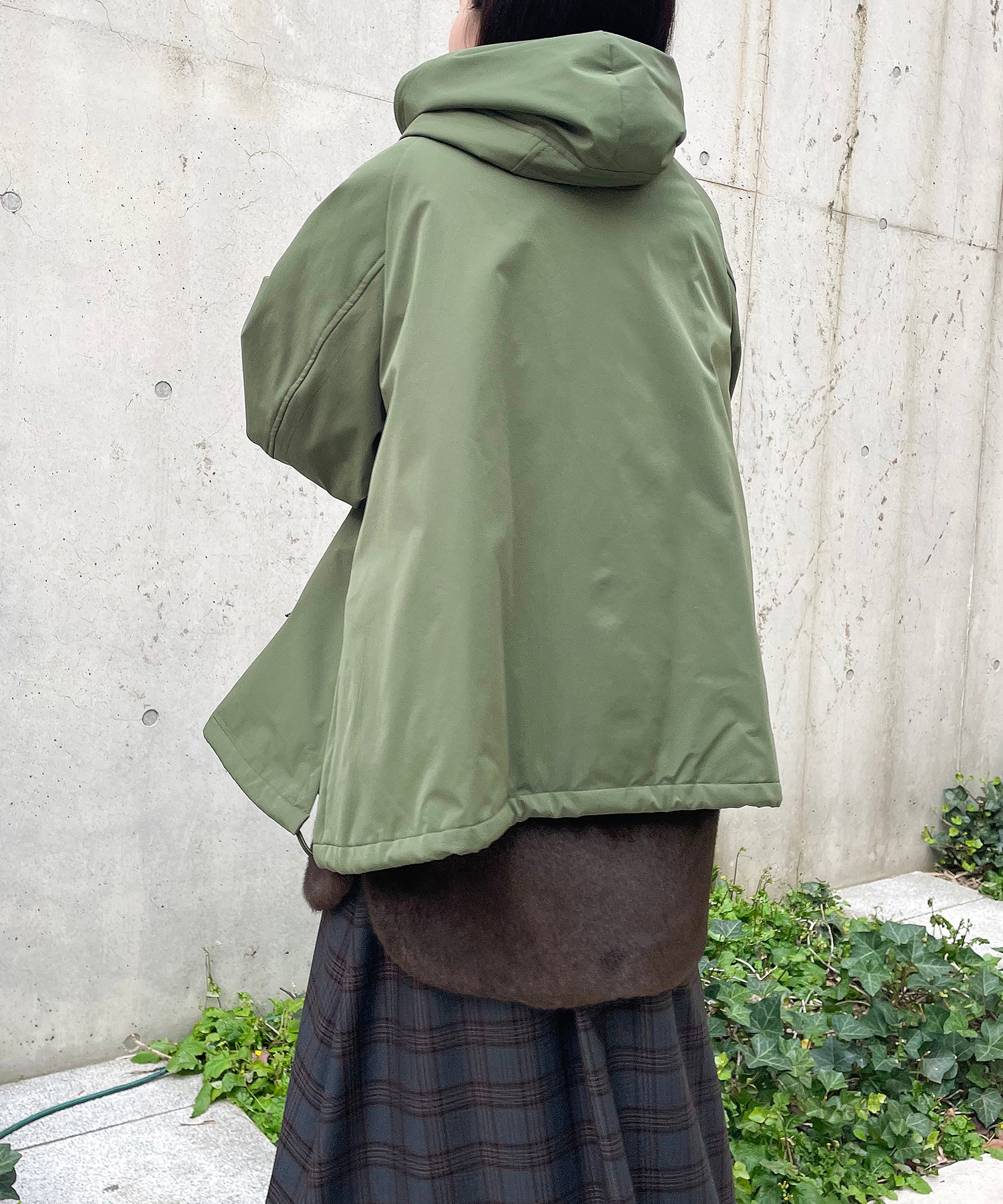 カーキ staff:H155