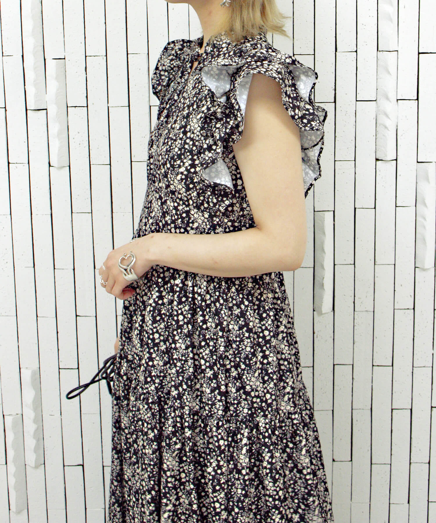 ブラック model:H157