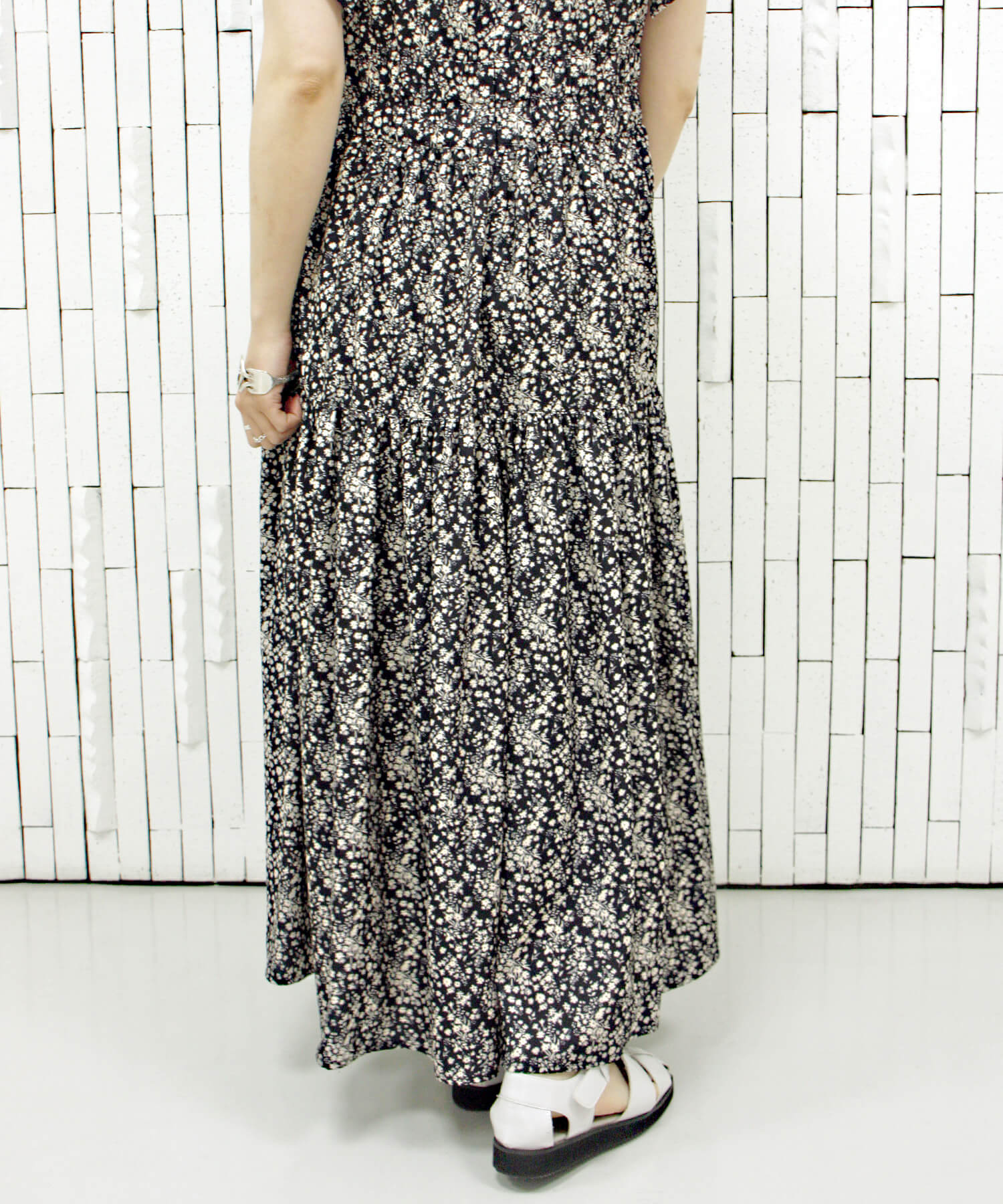 ブラック model:H157