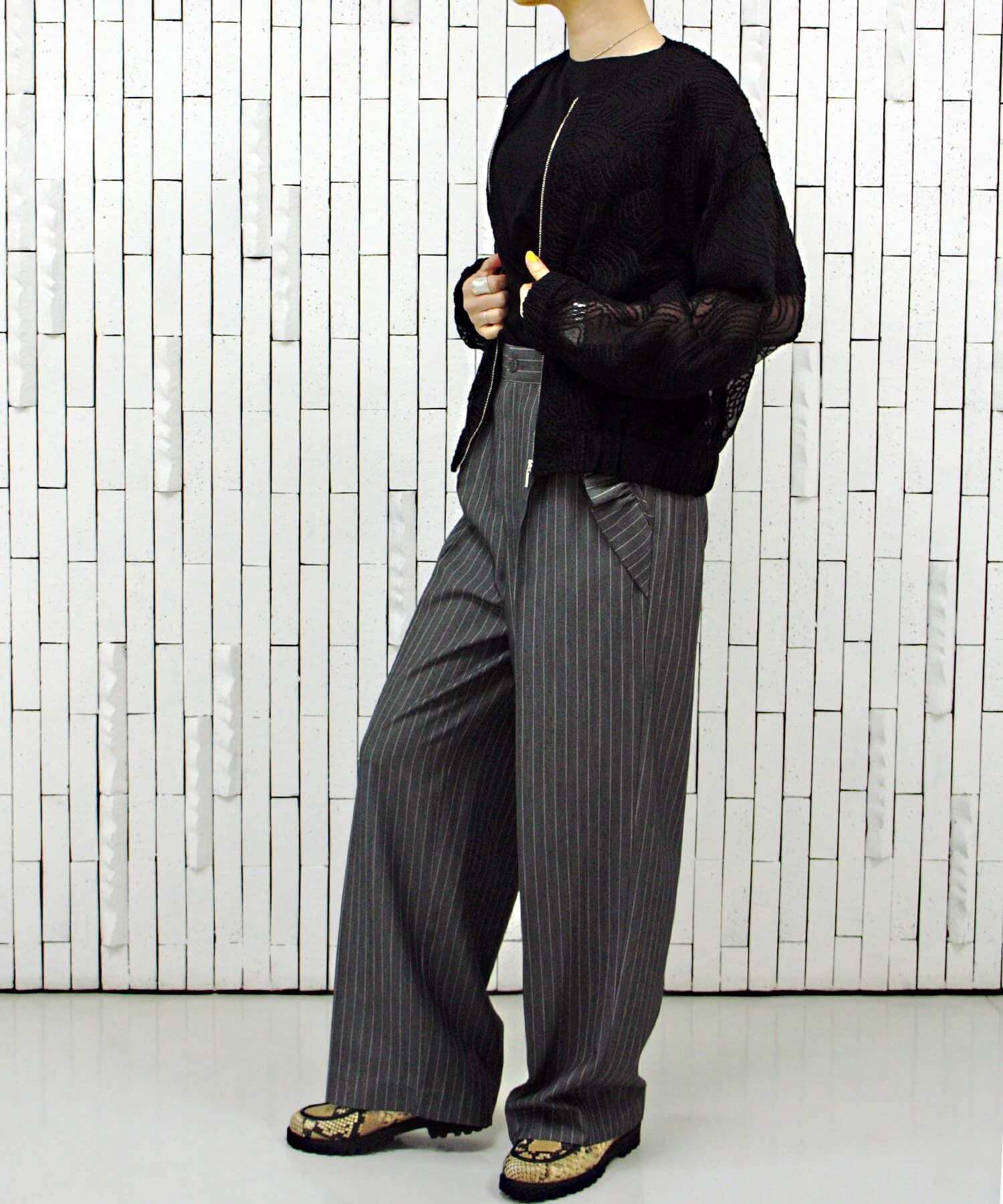 ブラック model:H161