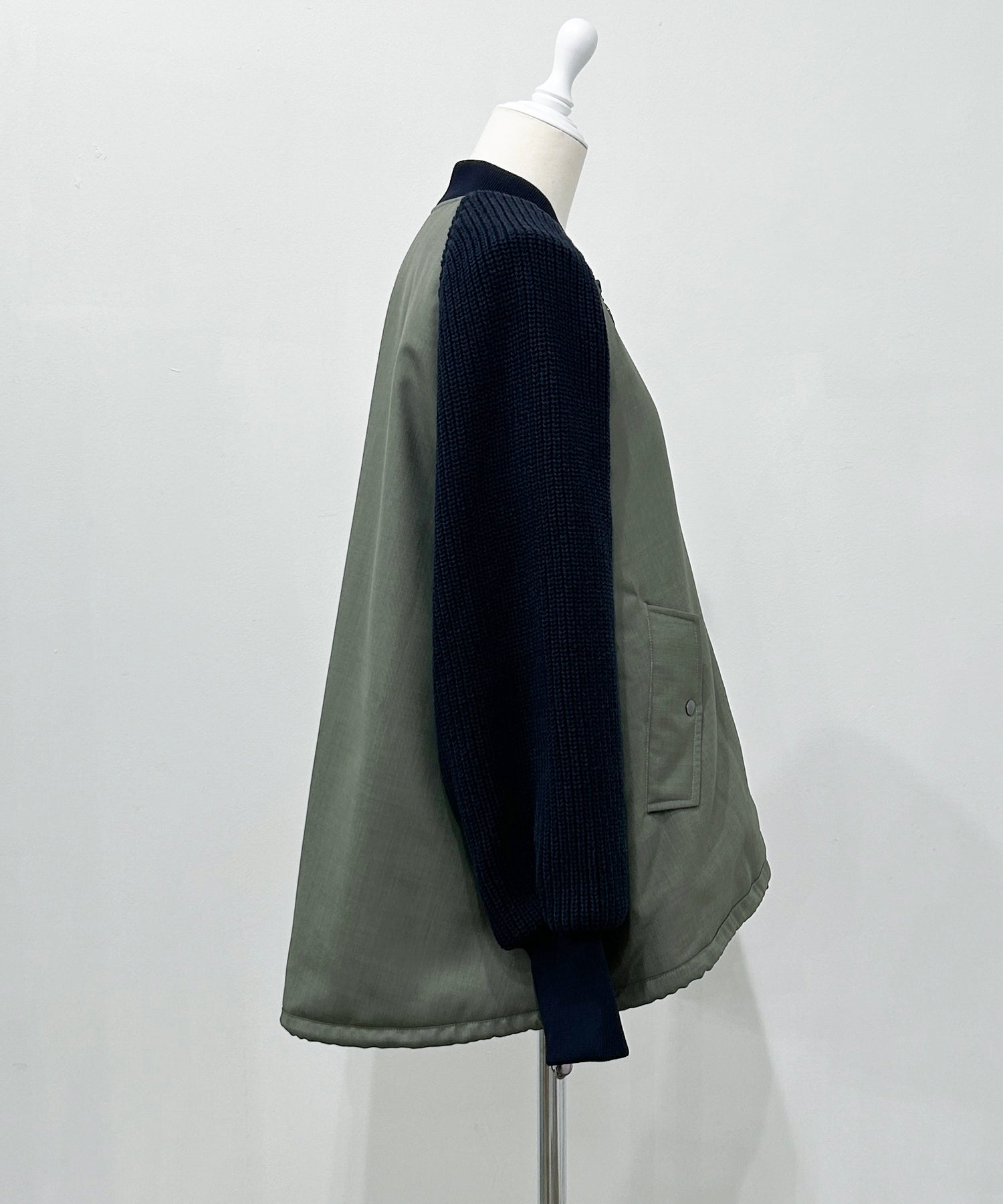 カーキ×ネイビー