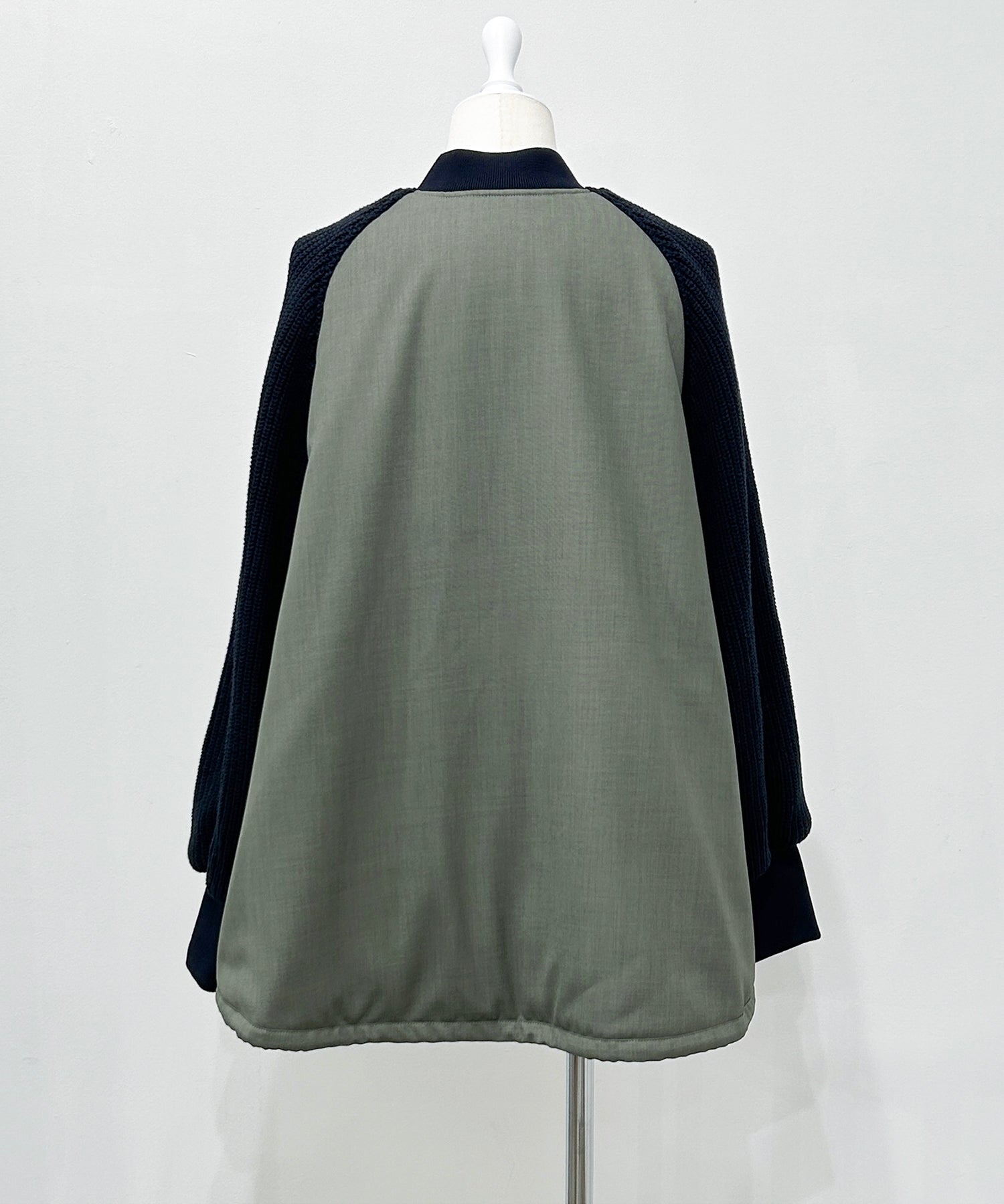 カーキ×ネイビー