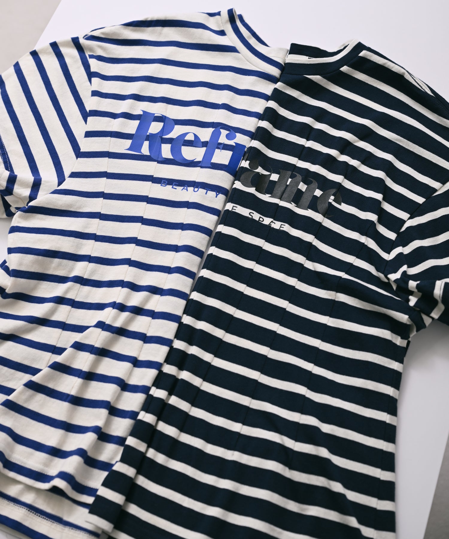 左オフ×ブルー 右ダークネイビー×オフ