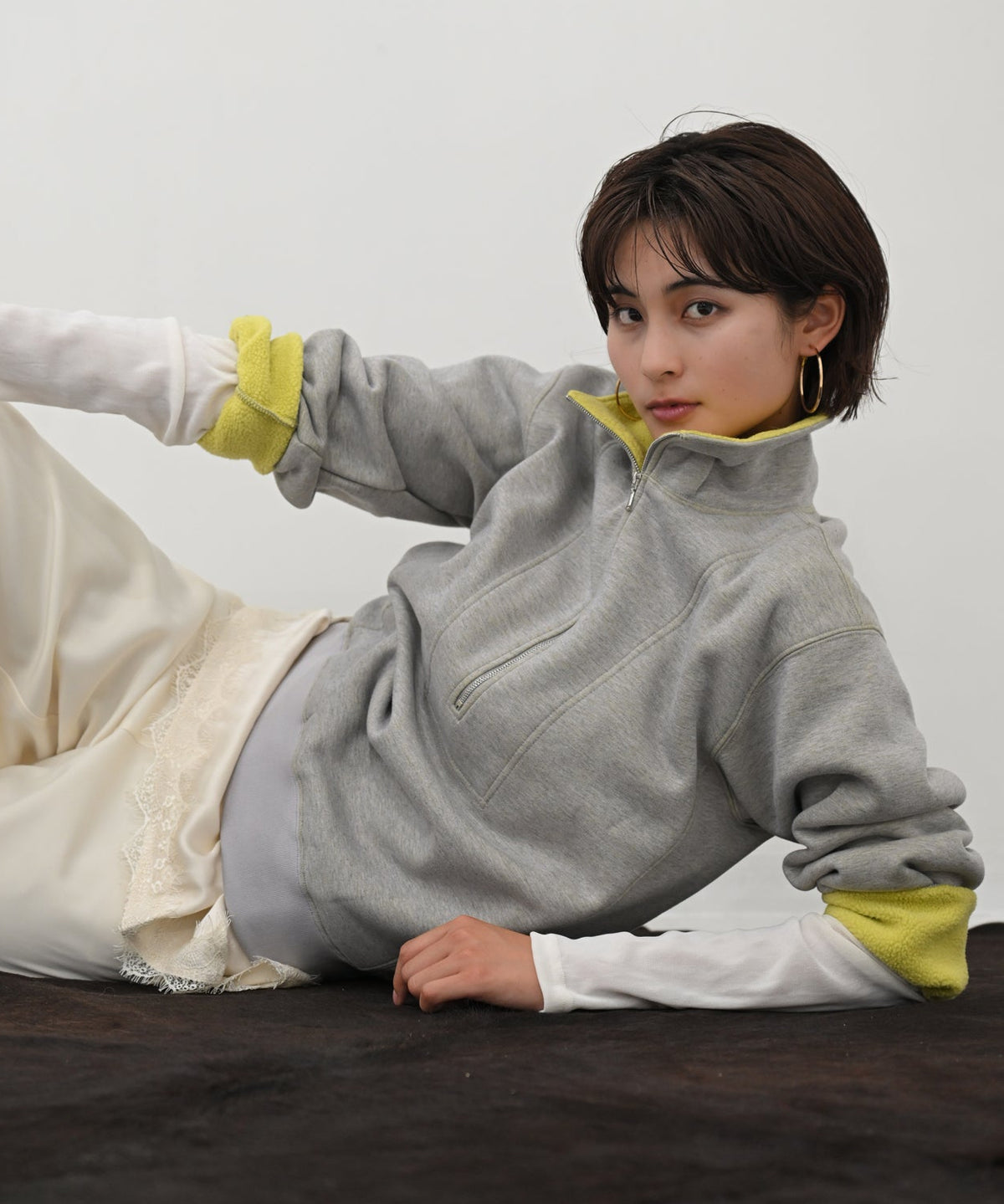 イエロー×グレー model:H166cm