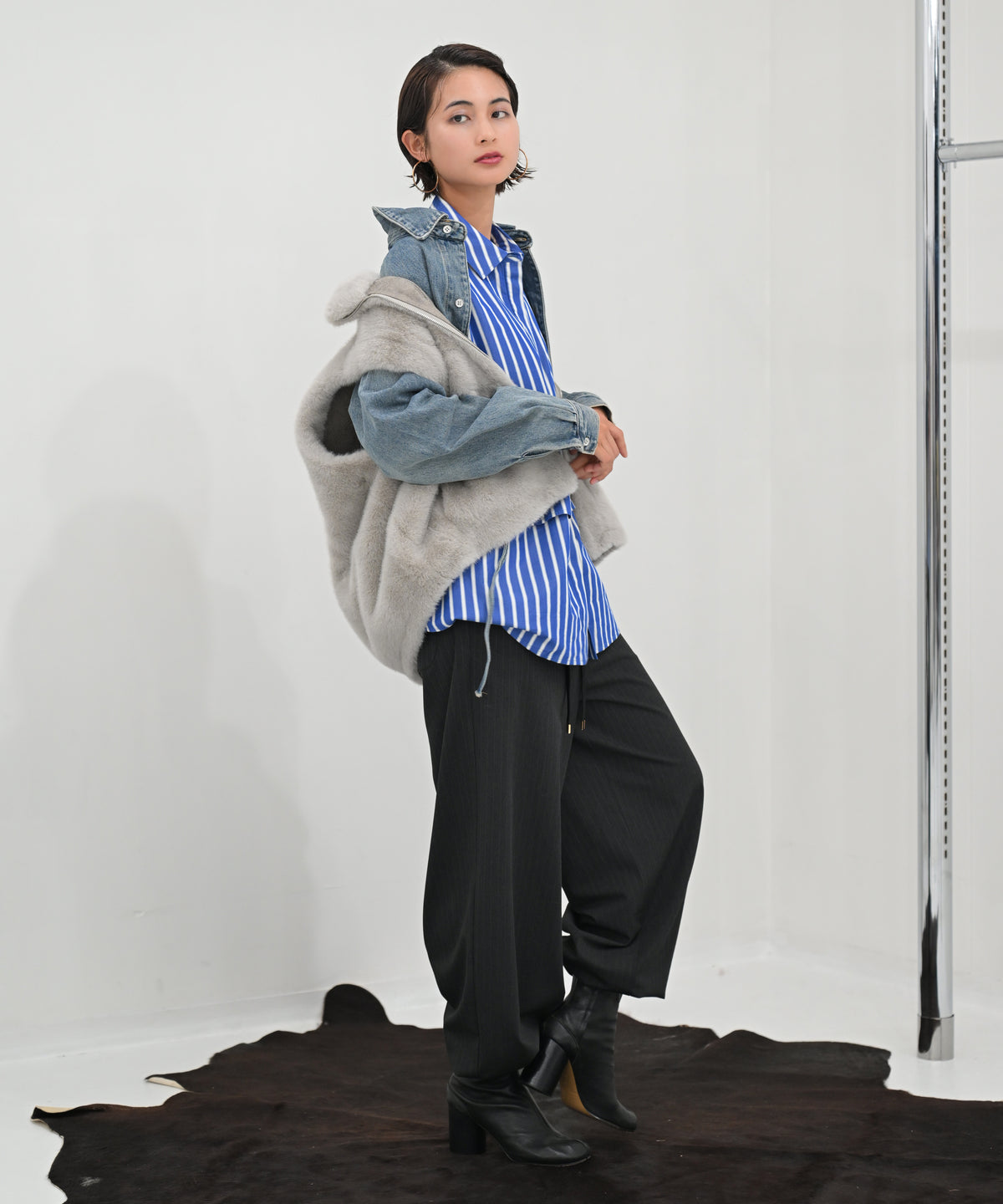 ブラックストライプ model:H166cm