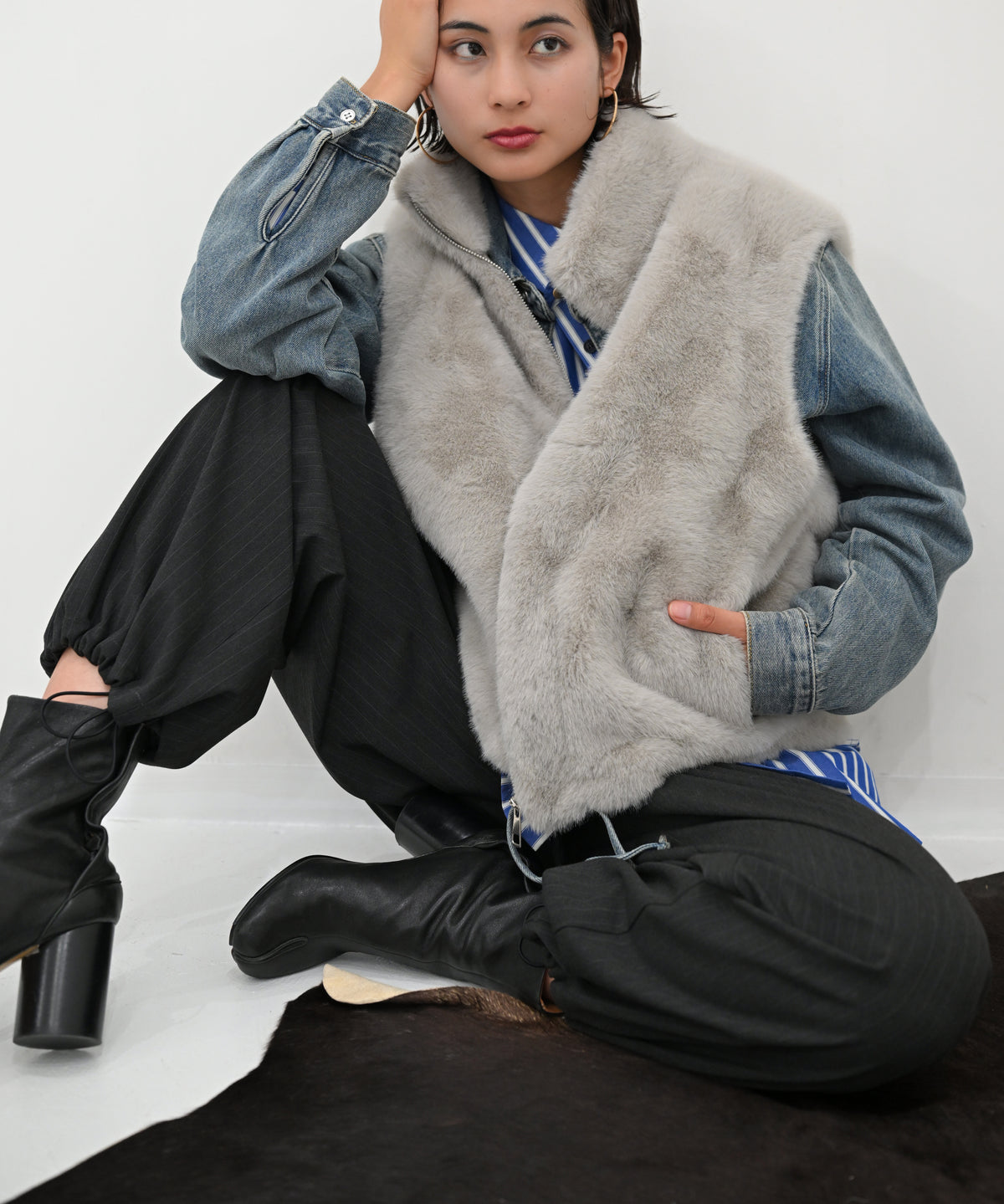 グレー model:H166cm