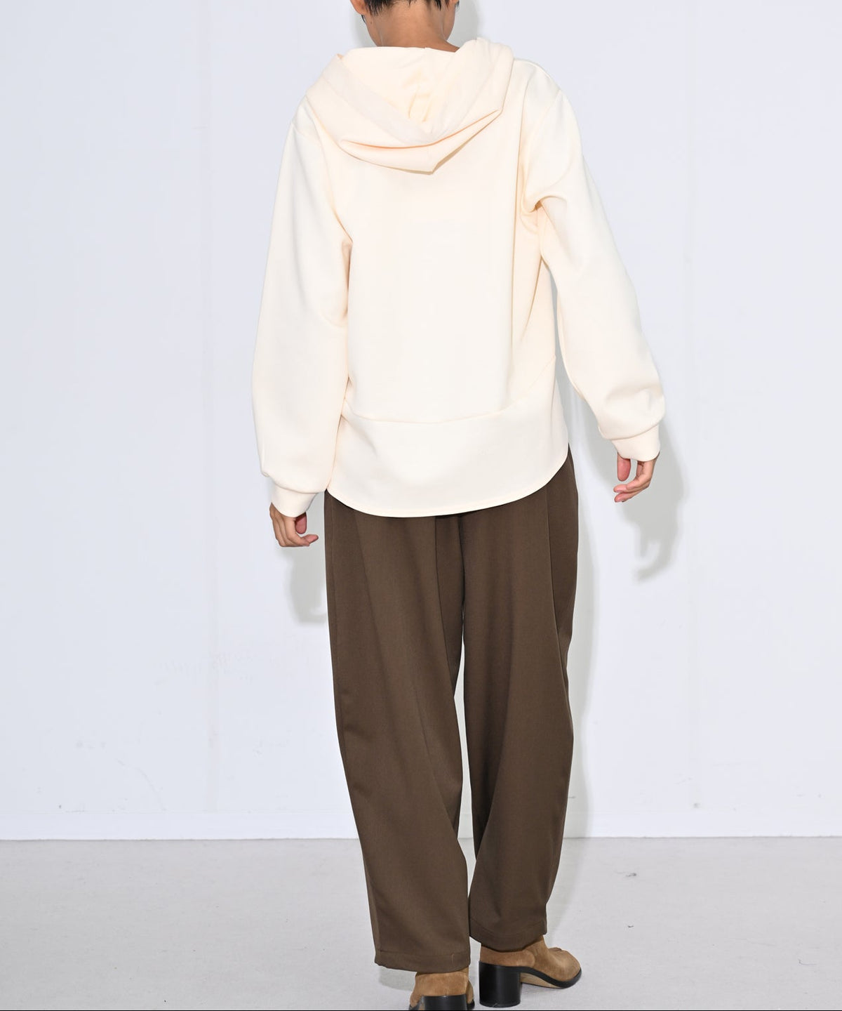 ブラウン model:H166cm