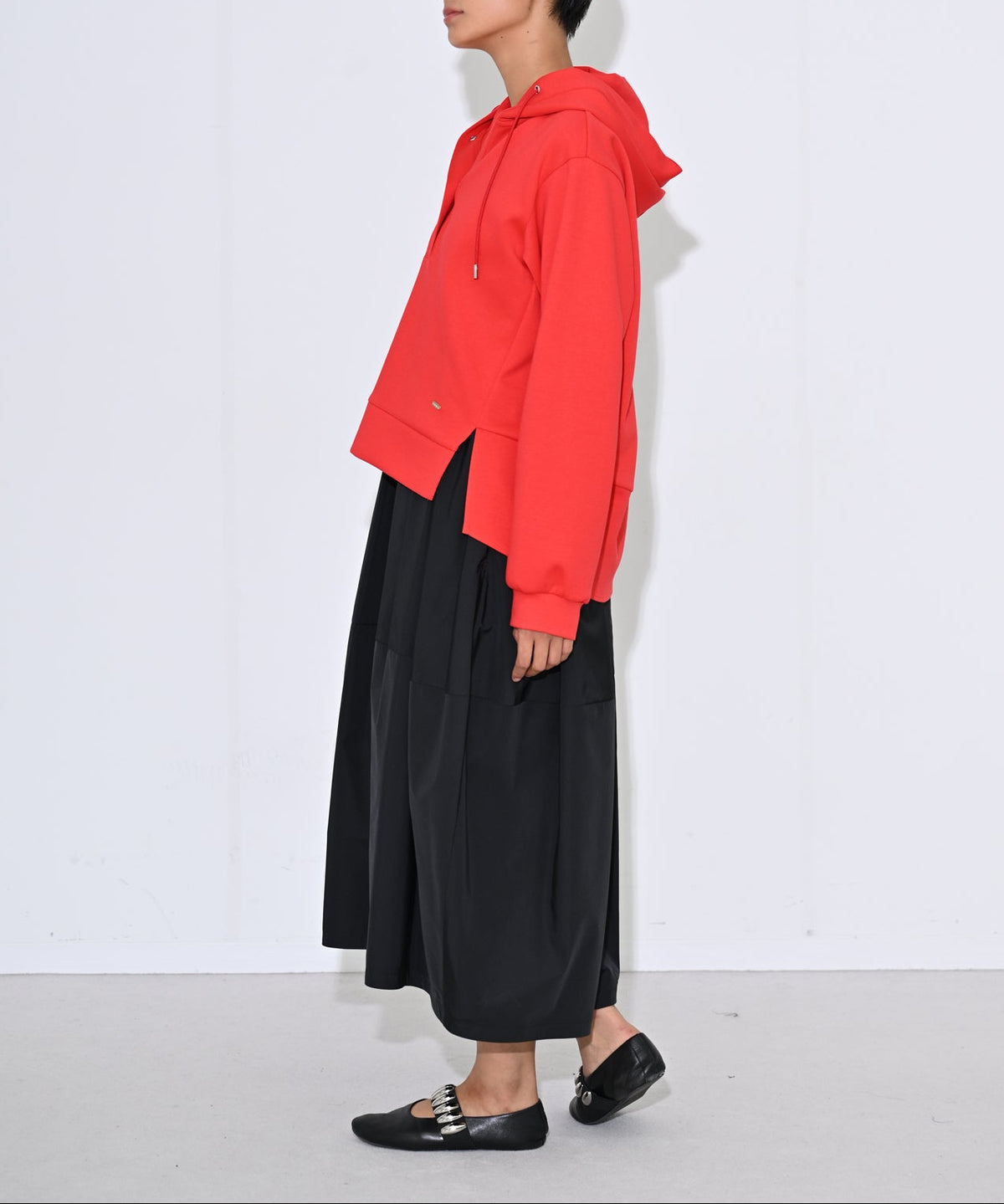 レッド model:H166cm
