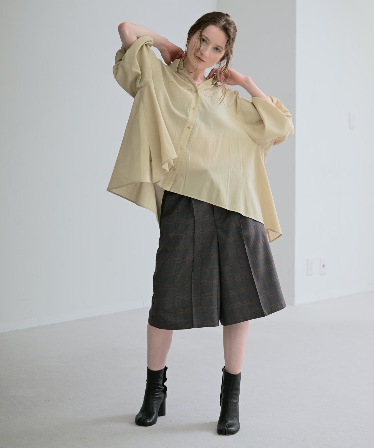 ブラウンチェック model:H170cm