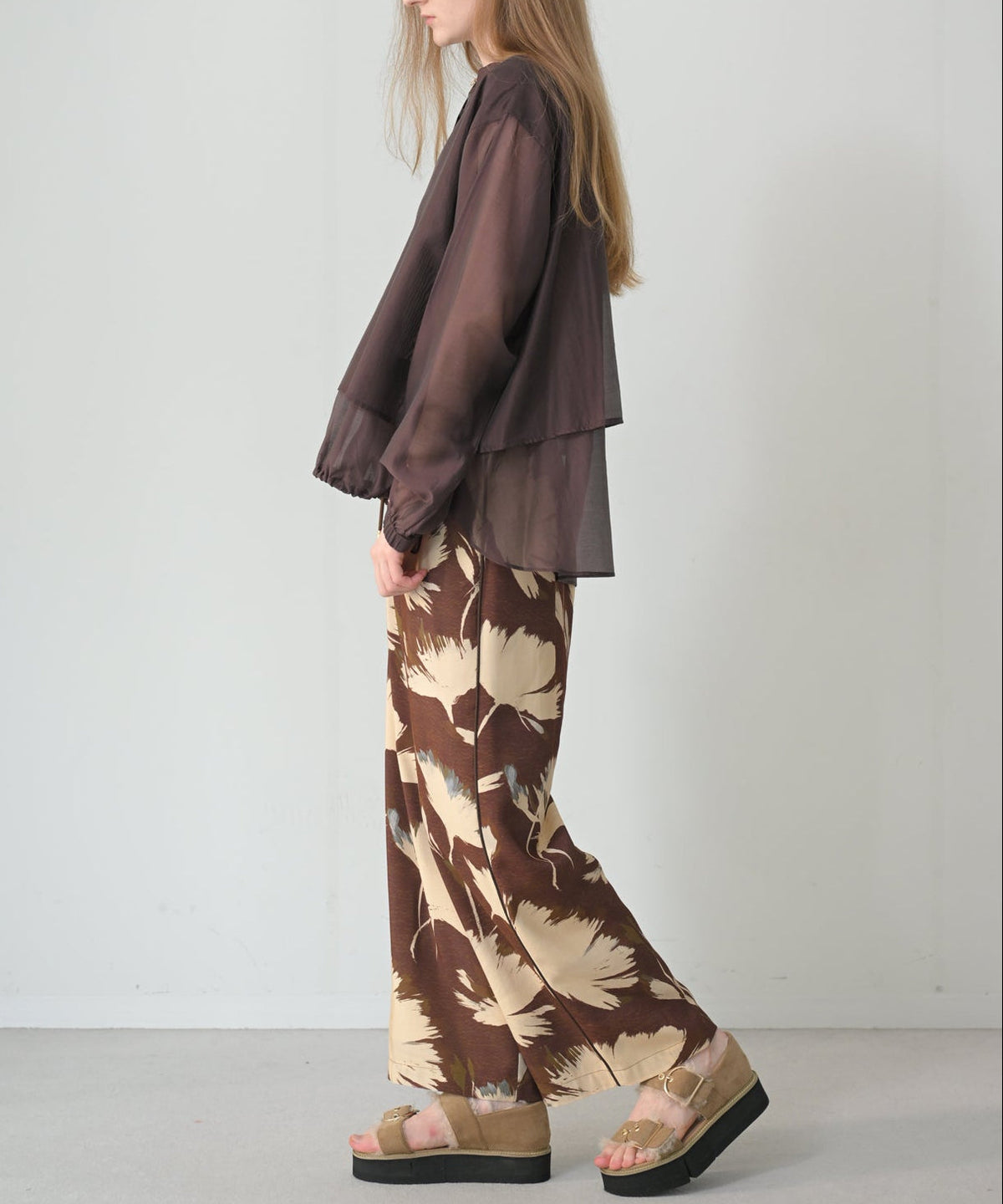 ブラウン model:H170cm