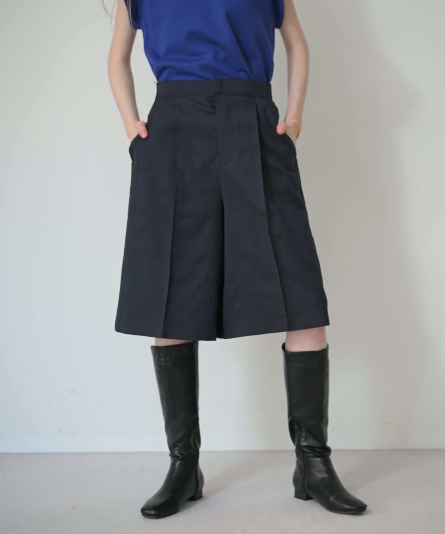 ネイビーチェック model:H170cm
