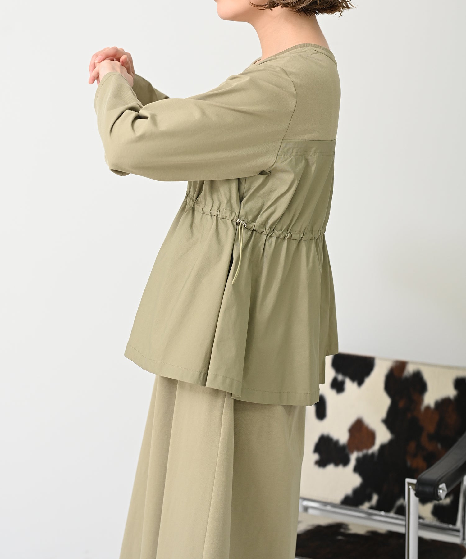 カーキ model:H167