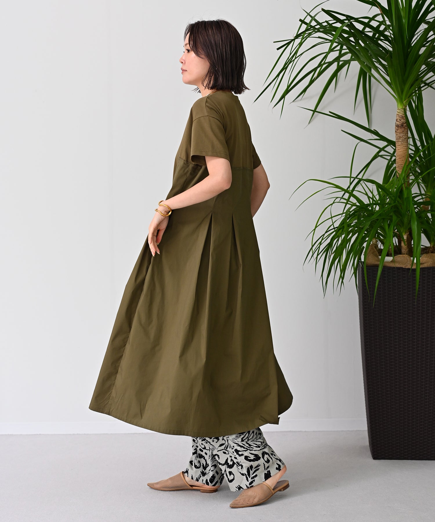 タックフレアワンピースドレス